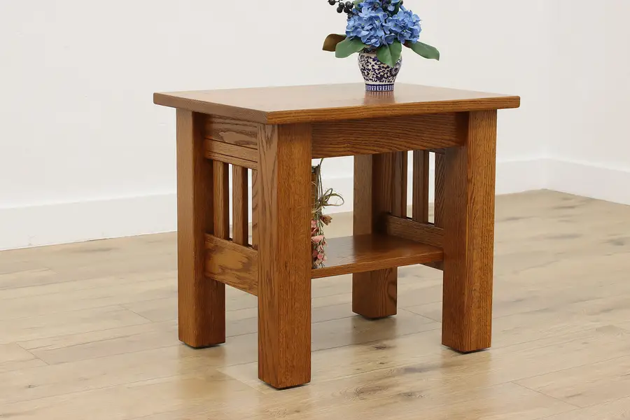 Photo of Arts & Crafts Mission Oak Vintage End or Side Table