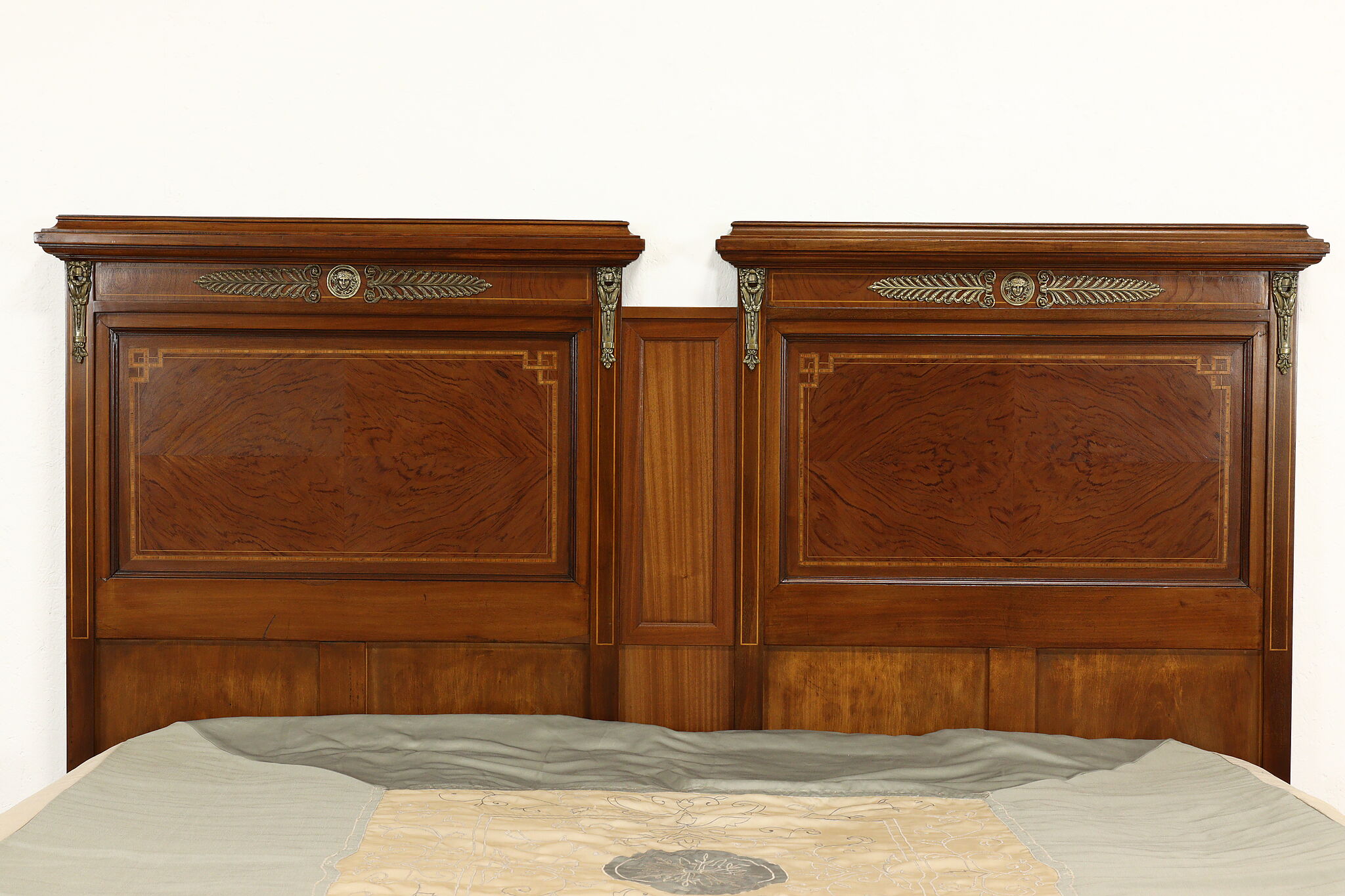 Satinwood Carved Vintage 4 Pc. Bedroom Set, Queen Size Bed