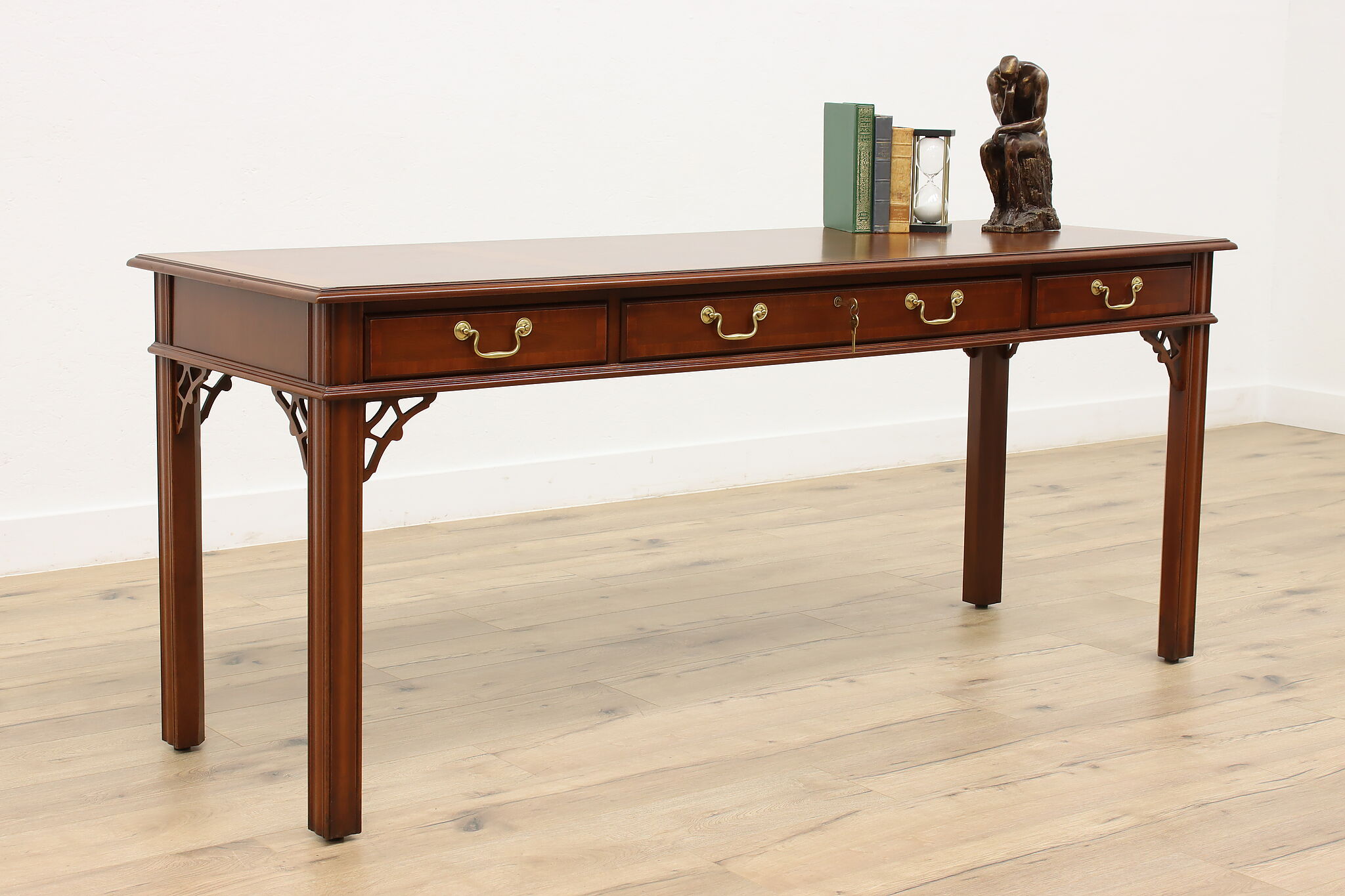 Georgian Design Vintage Banded Mahogany Library Table Desk Bernhardt