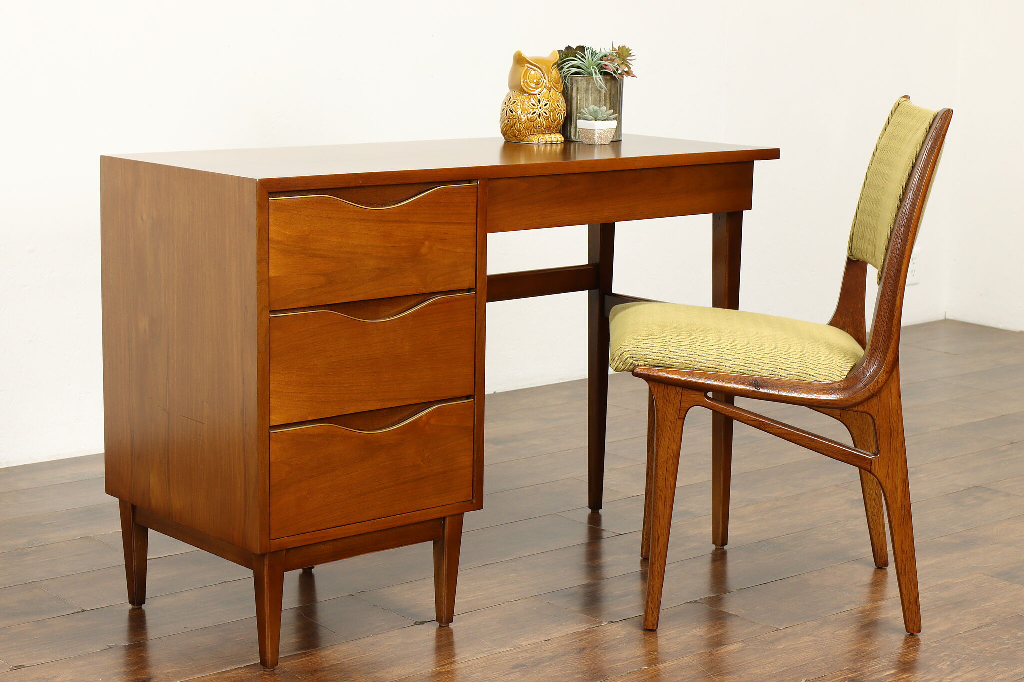 Midcentury Modern Vintage 60s Walnut Small Desk or Vanity, Martinsville