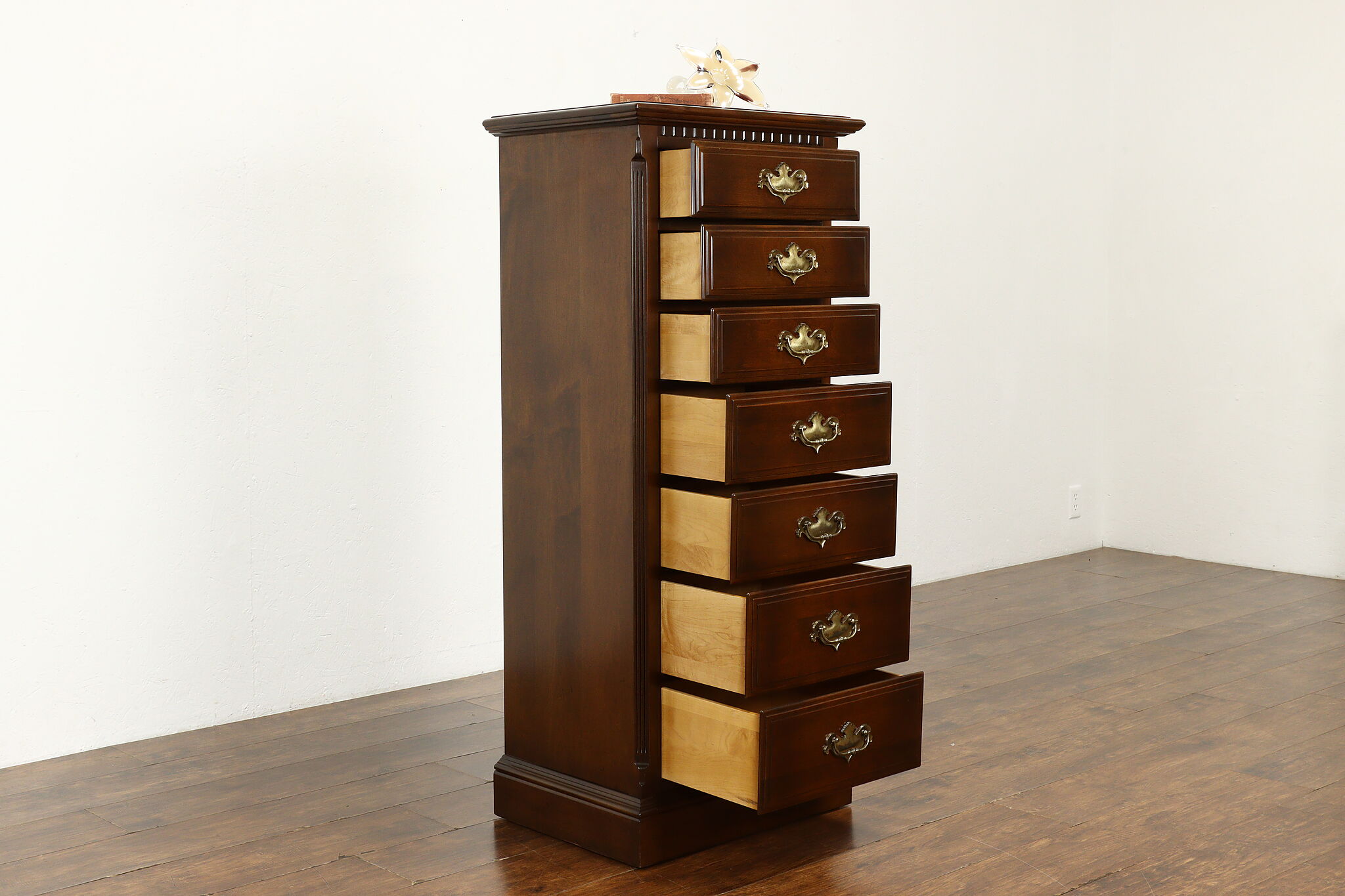 vintage 7 drawer dresser