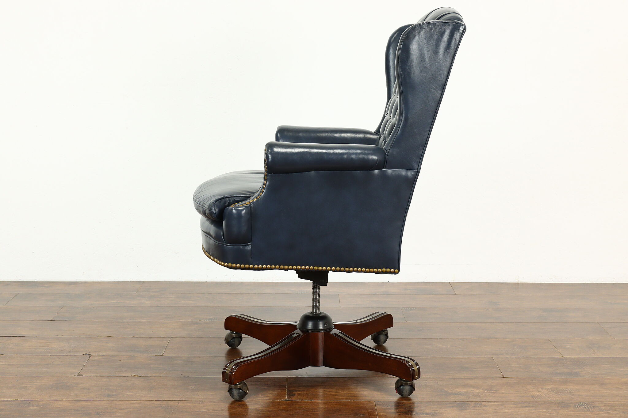 Tufted Leather Vintage Swivel Adjustable Office Desk Chair