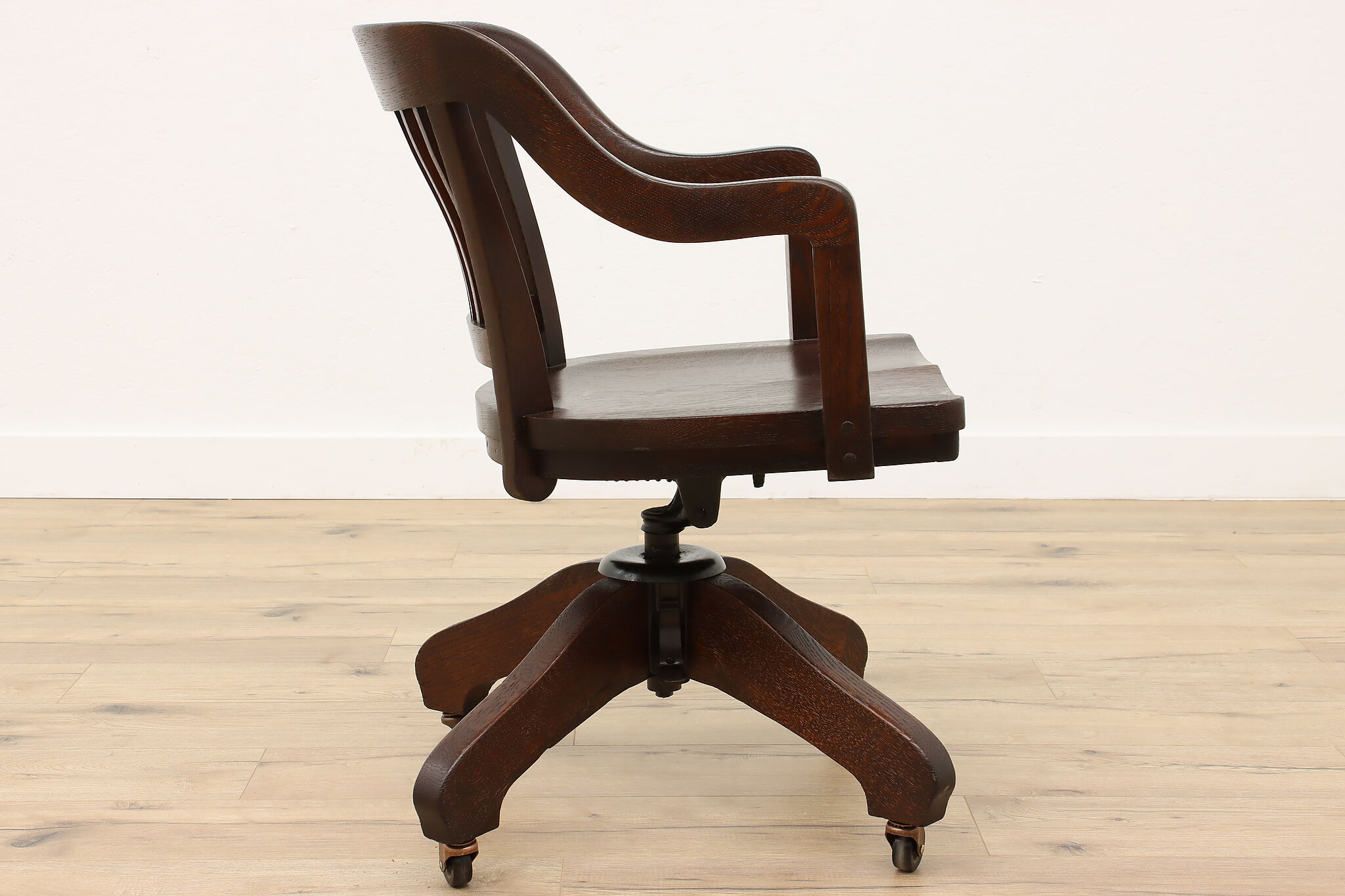 Traditional Antique Adjustable Swivel Office Library Desk Chair, Crocker
