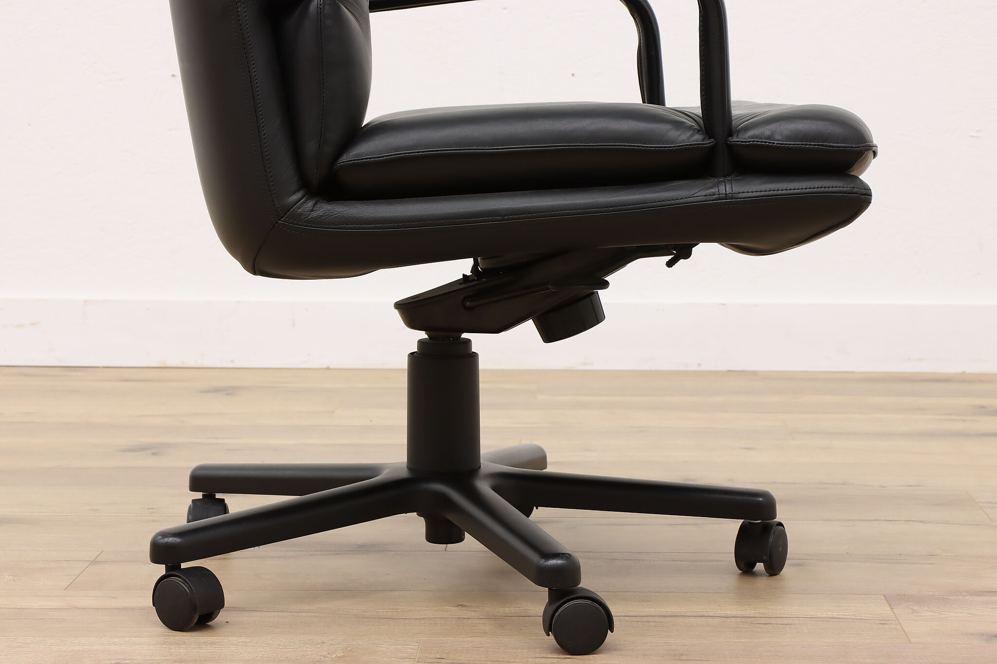 Vintage Leather Office Desk or Conference Chair, Geiger Brickel