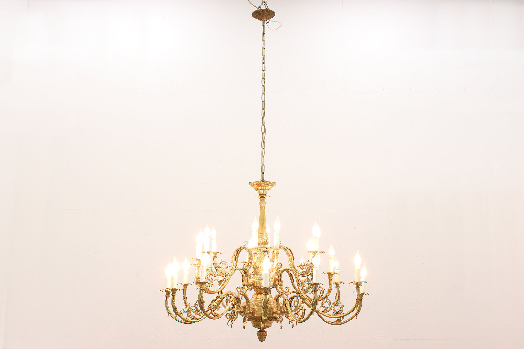 Traditional Antique 24 Candle Antique 45 Brass 3 Tier Chandelier