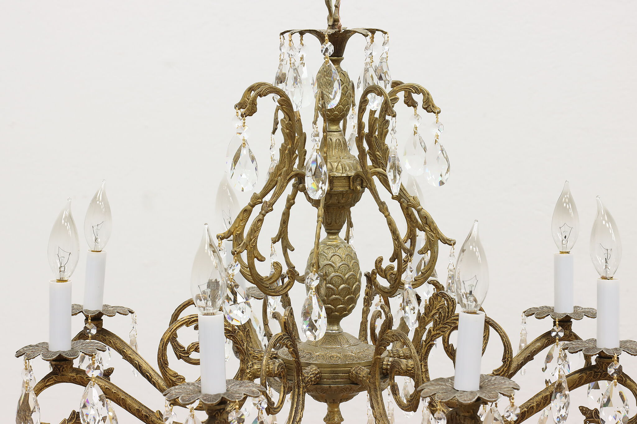 Pineapple Design Vintage 8 Candle Chandelier, Strass Crystal Prisms