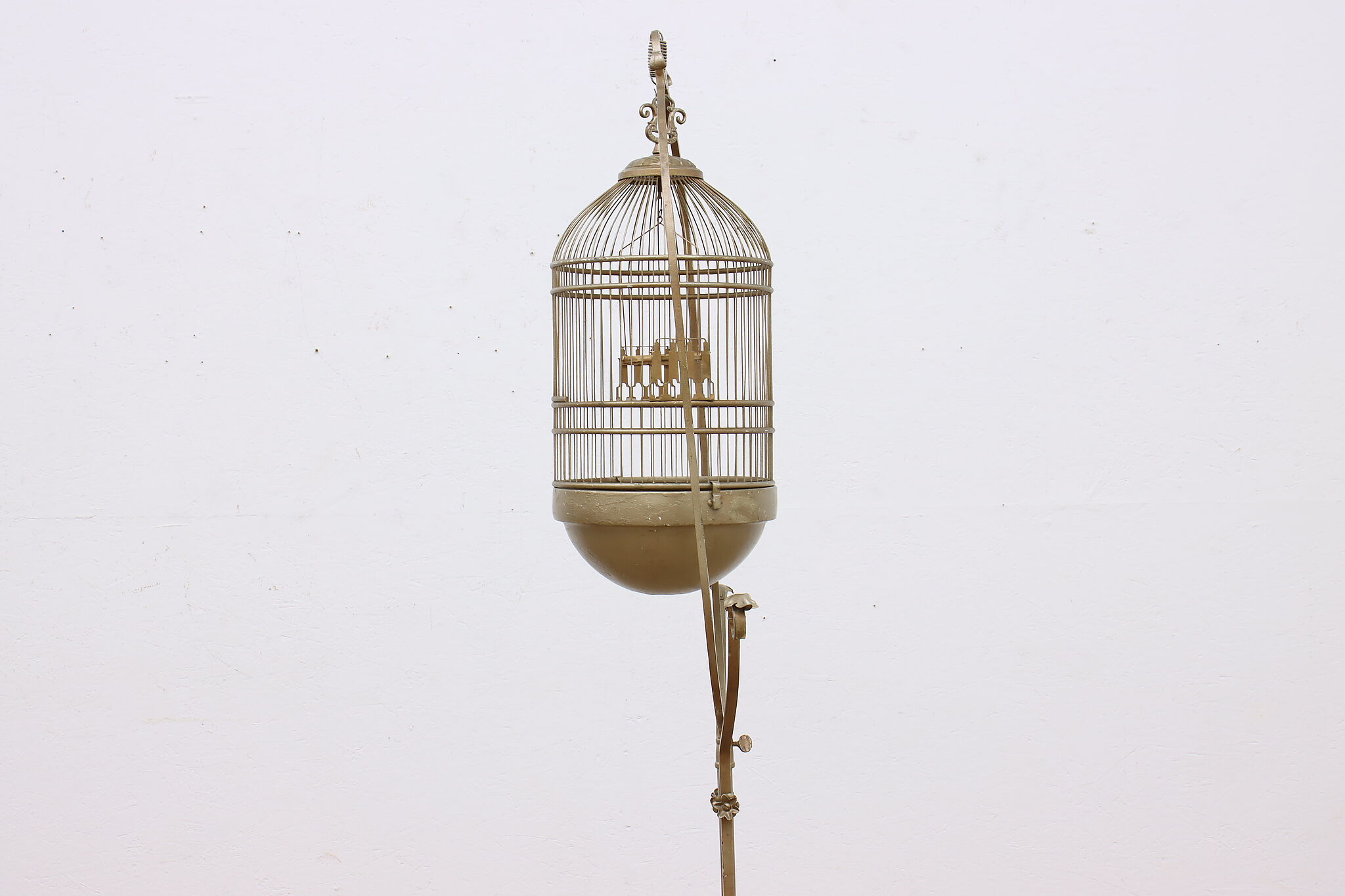 Lot - Victorian brass bird cage on stand