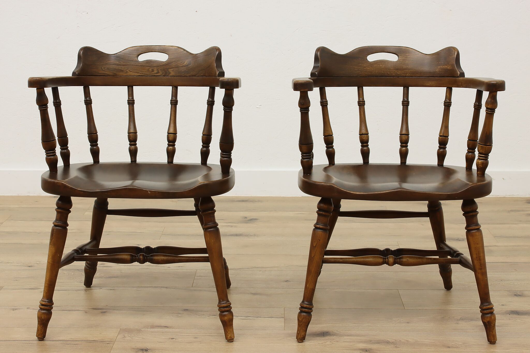 Captains dining 2025 chairs
