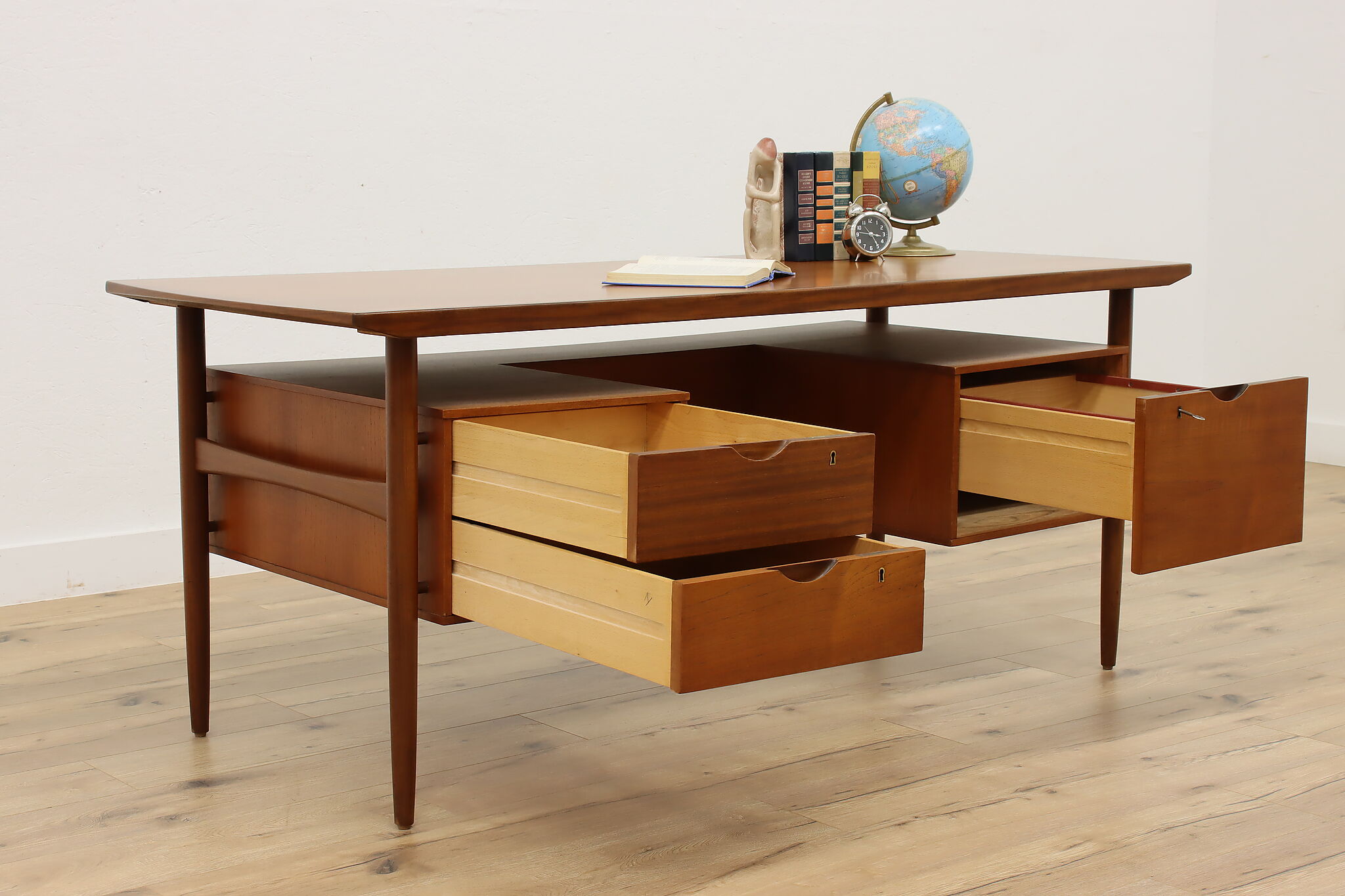 Tree trunk' writing desk, France 1960's