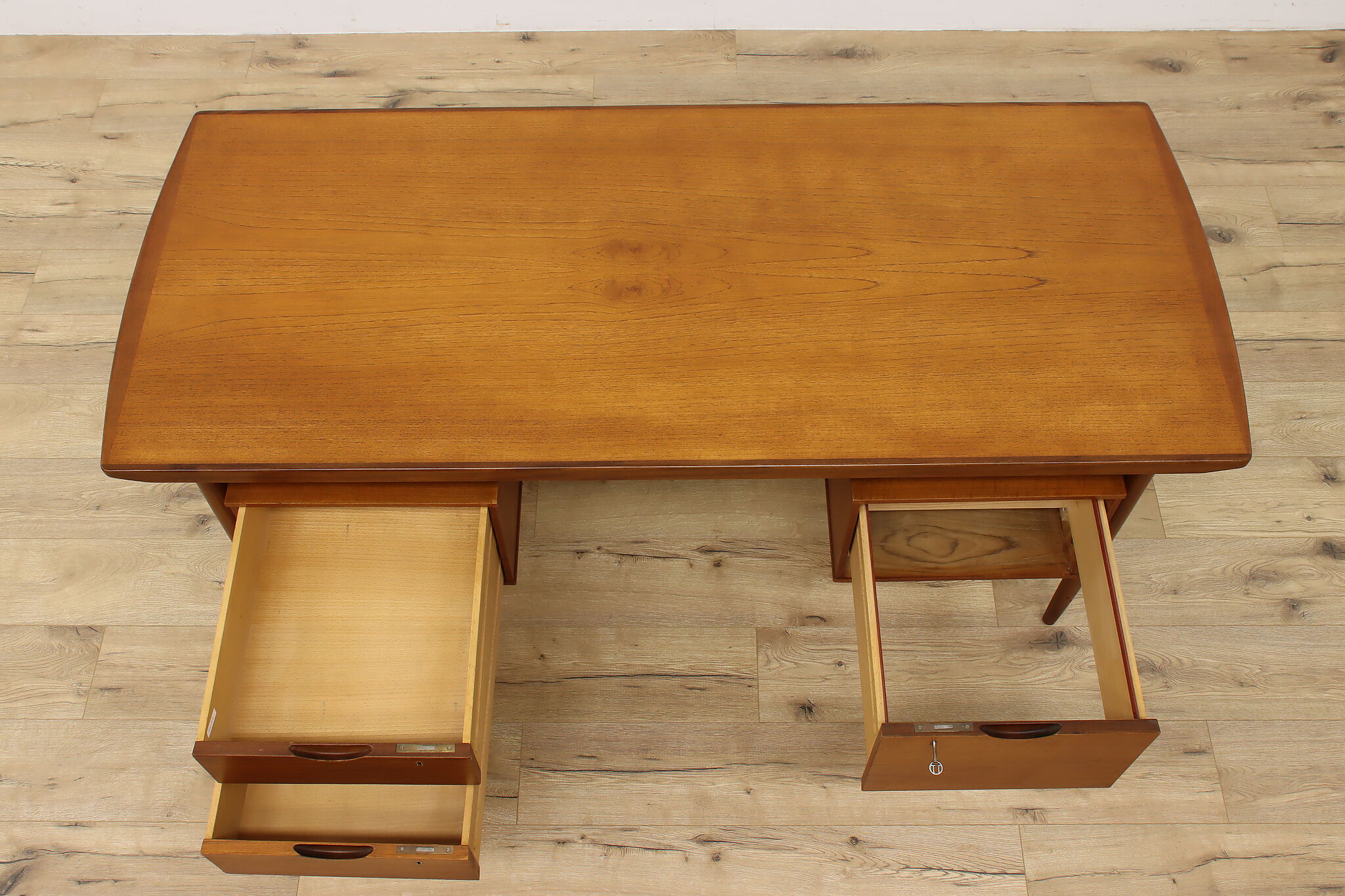 Tree trunk' writing desk, France 1960's