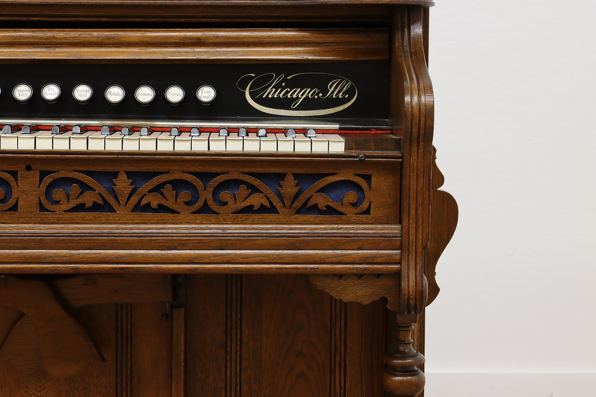Victorian Reeds Victorian Antique Oak Reed Pump Organ, Lyon & Healy