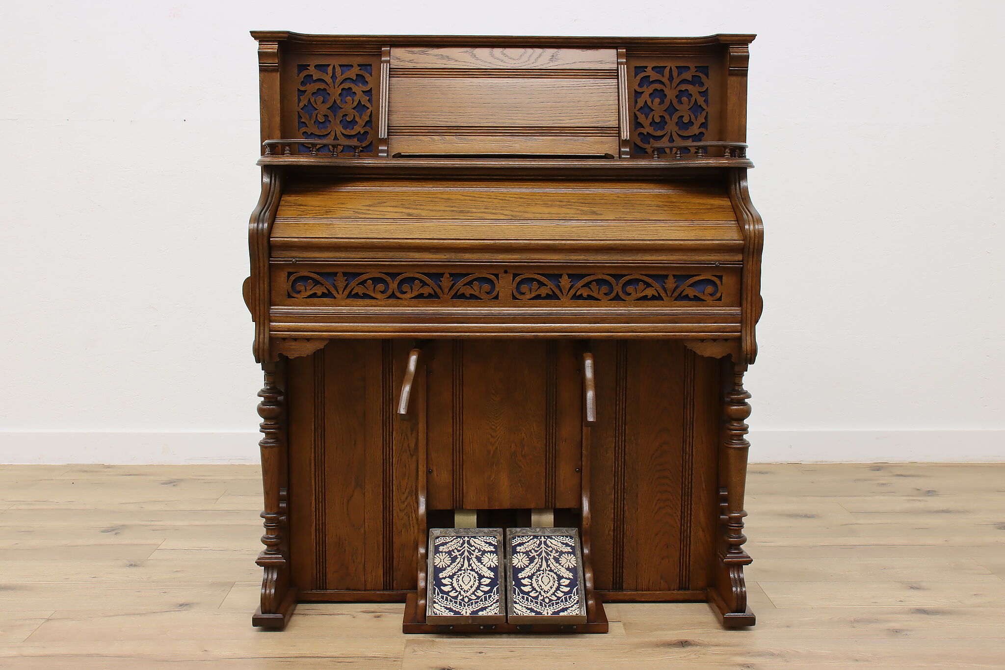 3mp Reed Organ Victorian Antique Oak Reed Pump Organ, Lyon & Healy