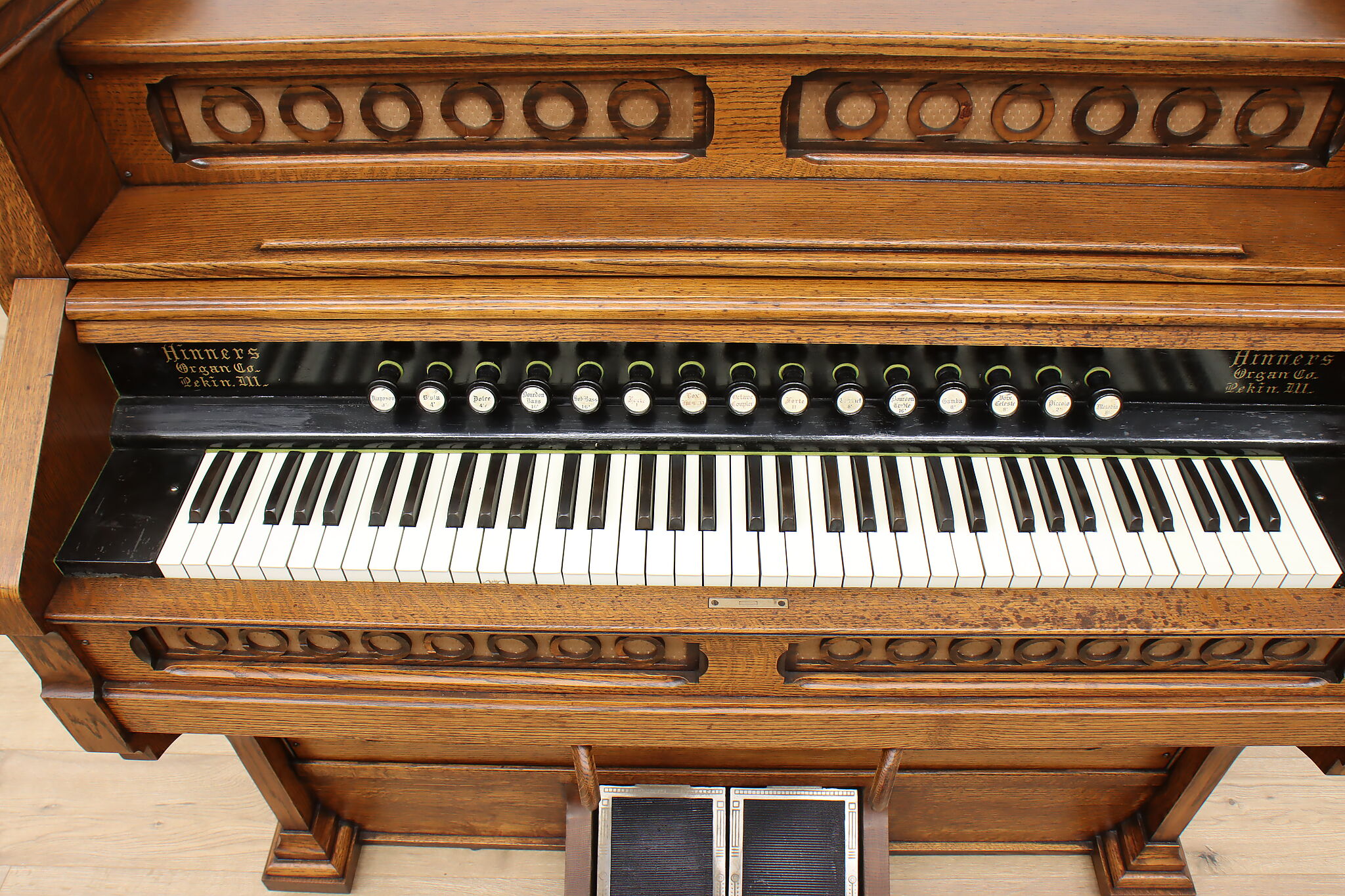 Mini Reed Organ Victorian Antique Rebuilt Oak Reed Pump Organ, Hinners Pekin