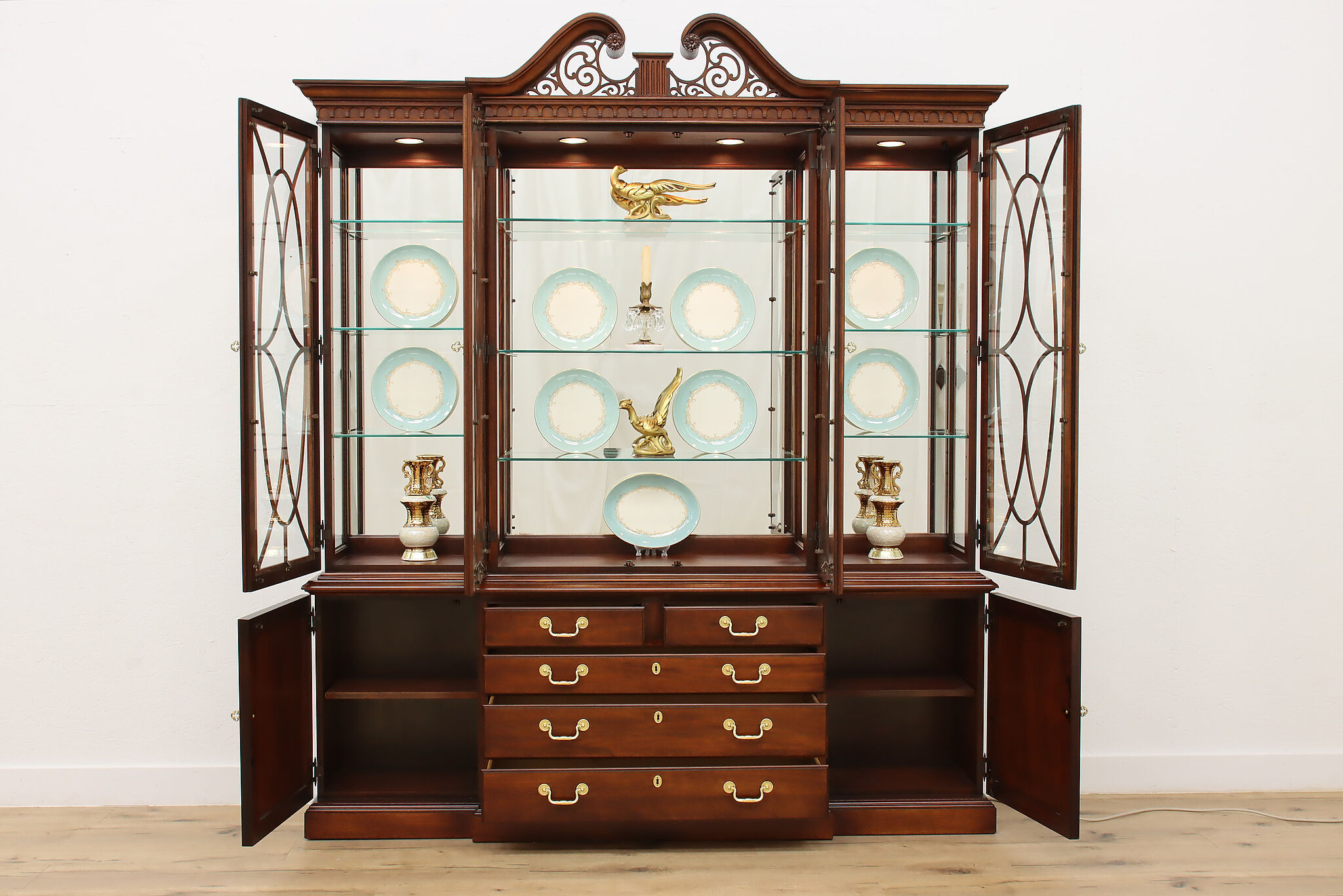 Mahogany Vintage Lit Breakfront China Cabinet Thomasville