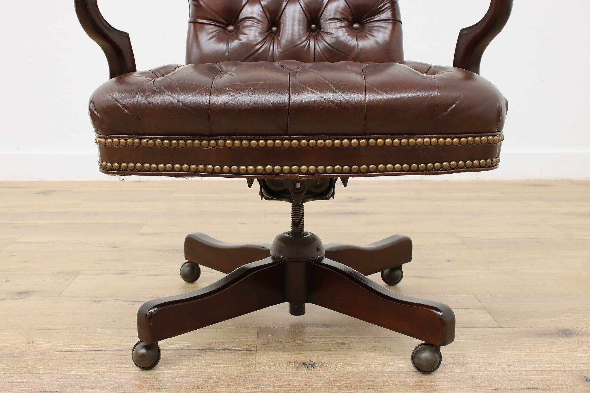 Traditional Vintage Tufted Vinyl Swivel Adjustable Desk Chair