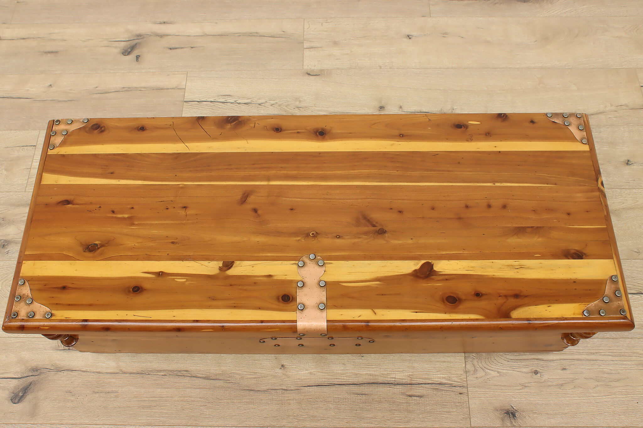 Farmhouse Vintage Cedar Chest Coffee Table Caswell Runyan