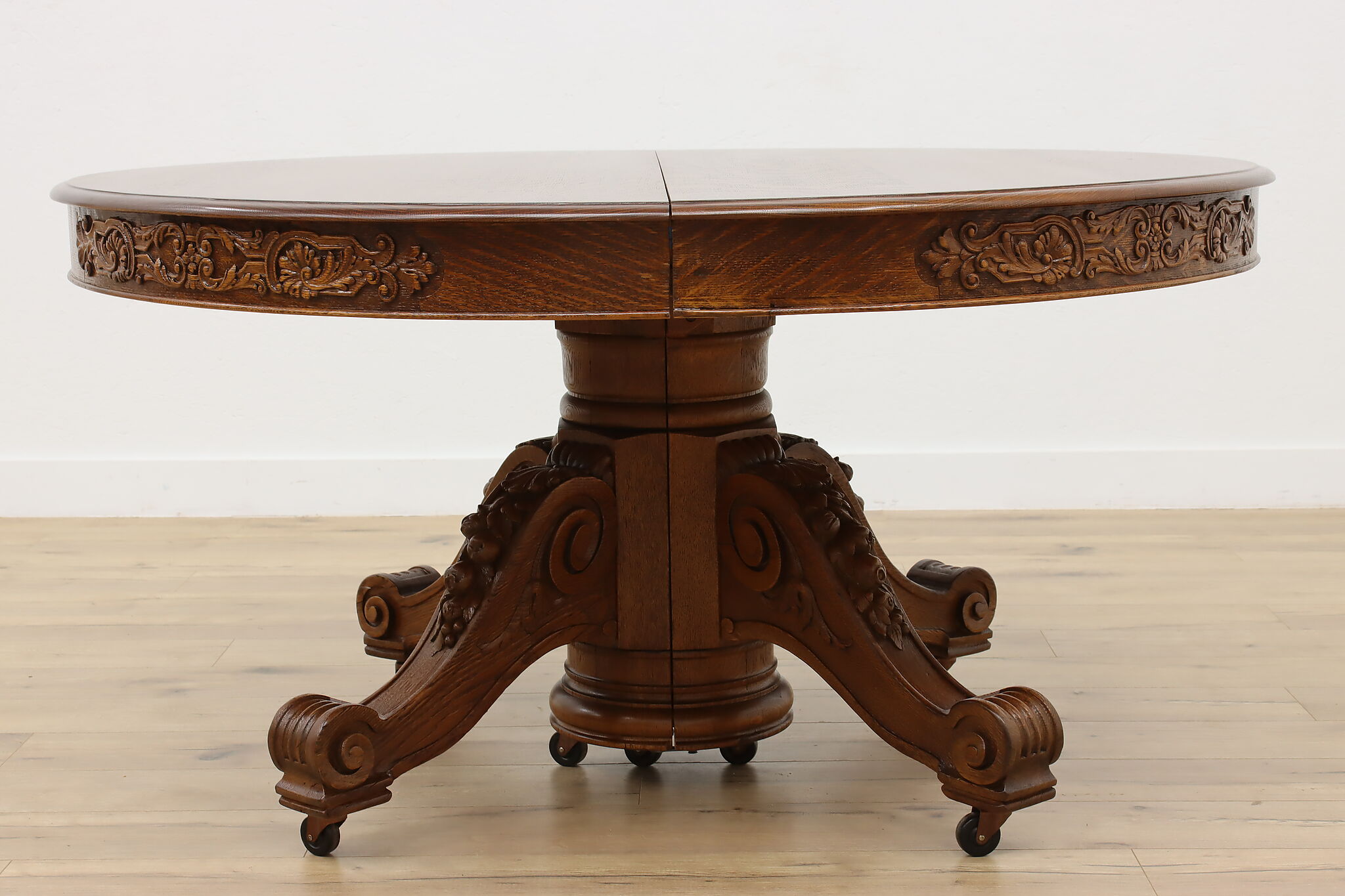Victorian Antique 5' Round Oak Dining Table Extends 11' 8"