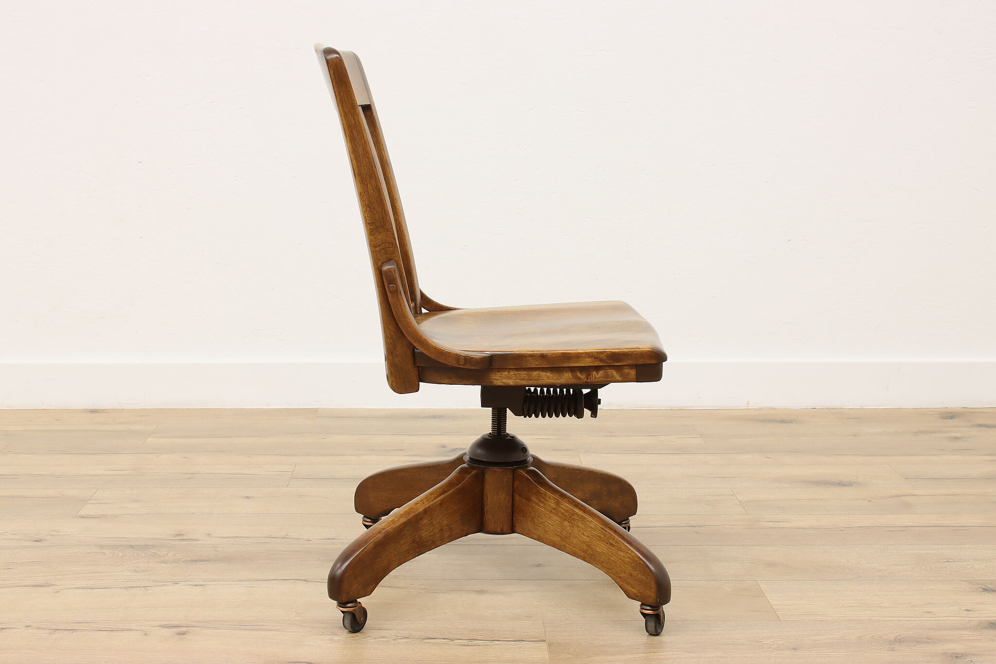 Traditional Vintage Adjustable & Swivel Library Desk Chair