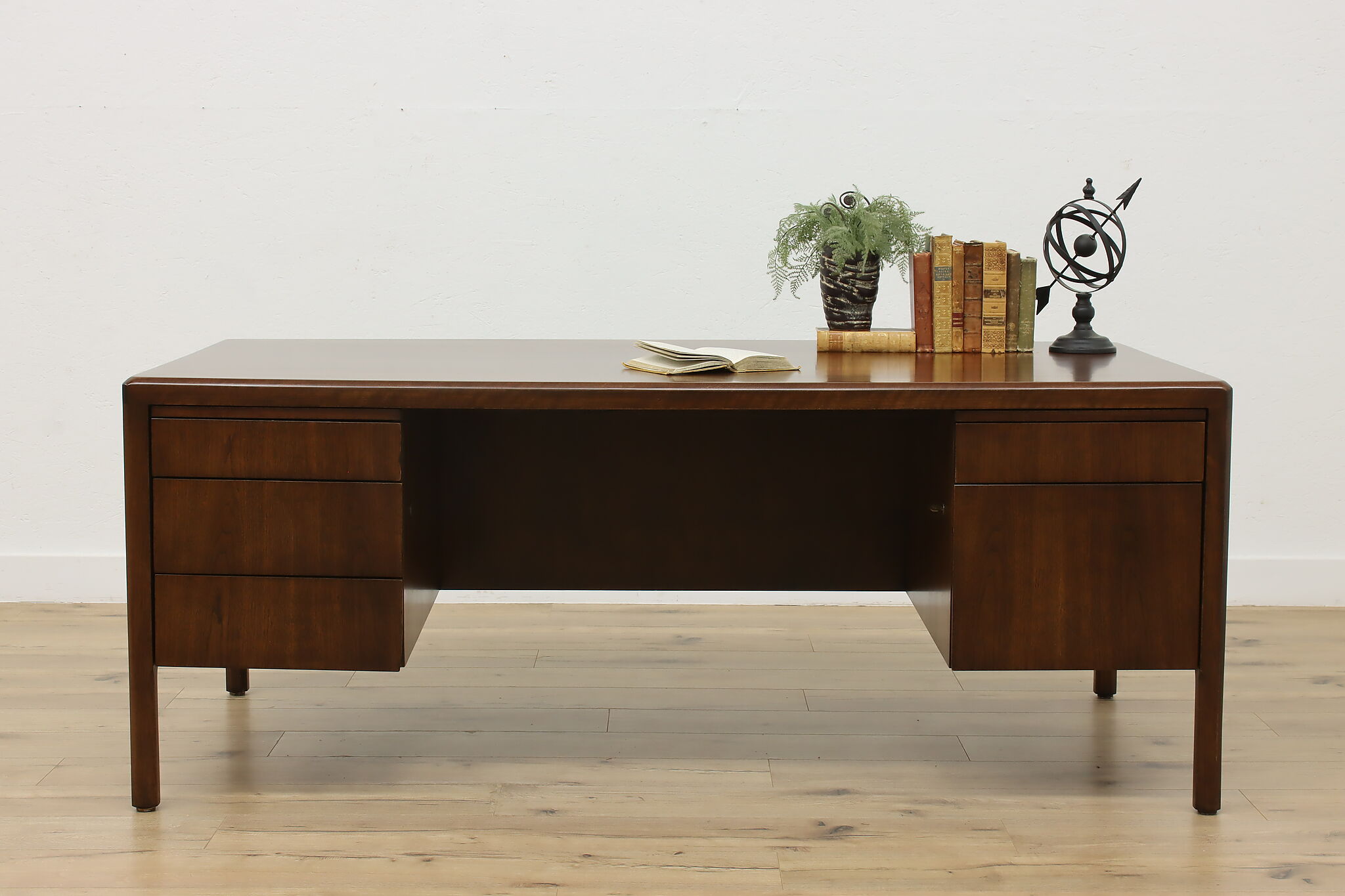Midcentury Modern Vintage Executive Office or Library Desk