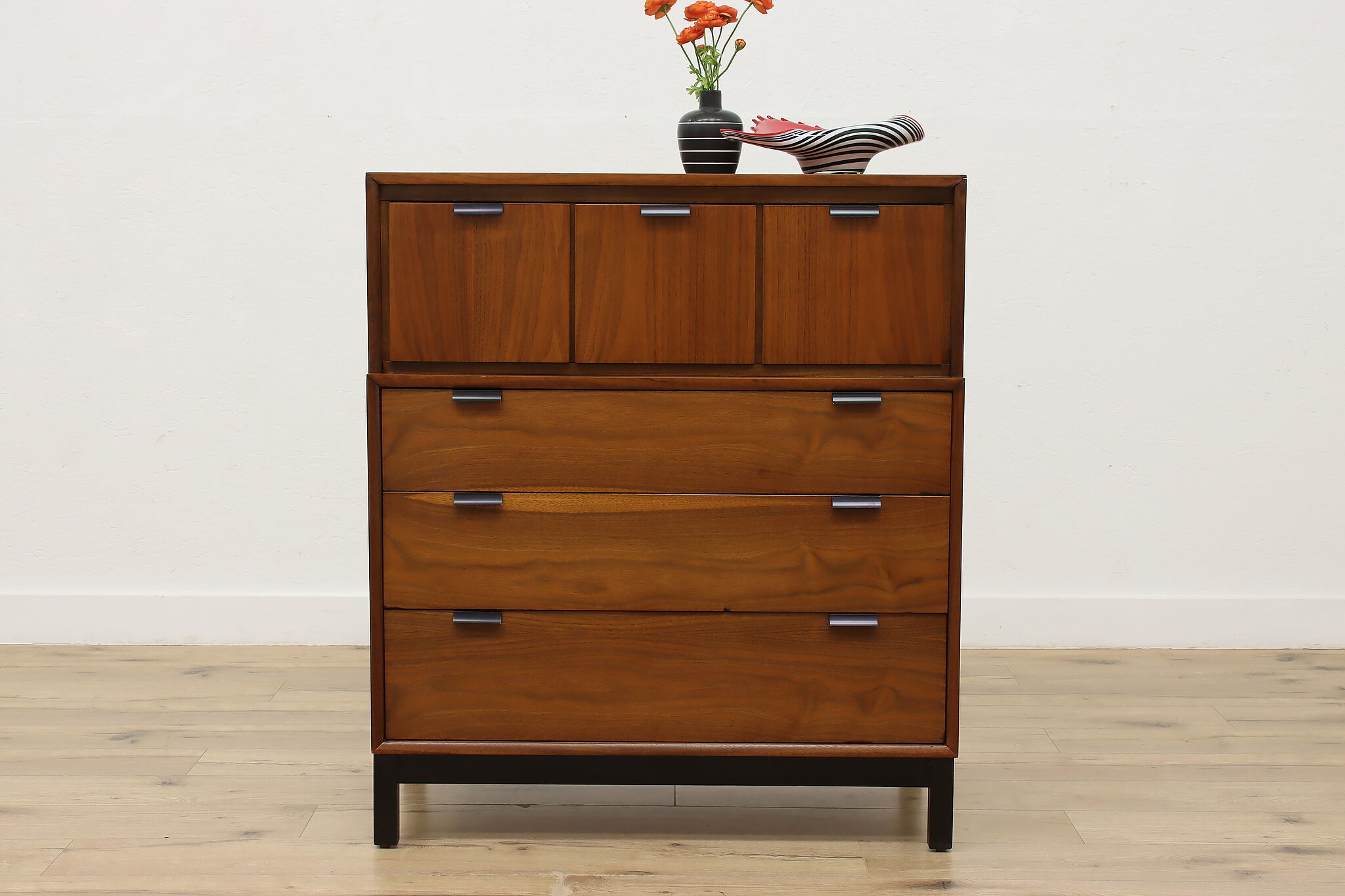Midcentury Modern Vintage Walnut Dresser or Chest, Kroehler Midcentury Modern Vintage Walnut Dresser or Chest, Kroehler