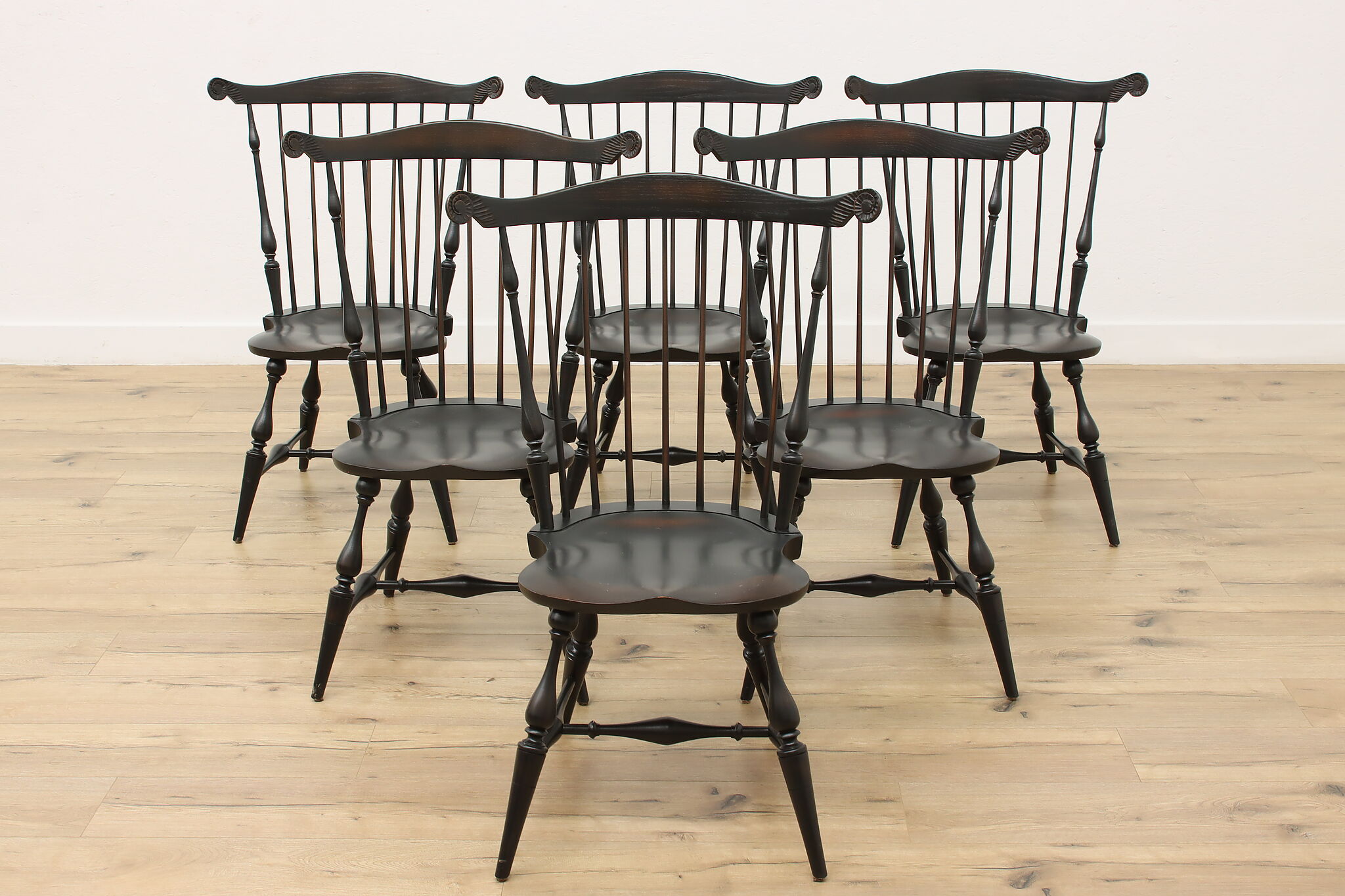 Set of 6 Vintage Colonial Windsor Dining Chairs by Antiquity