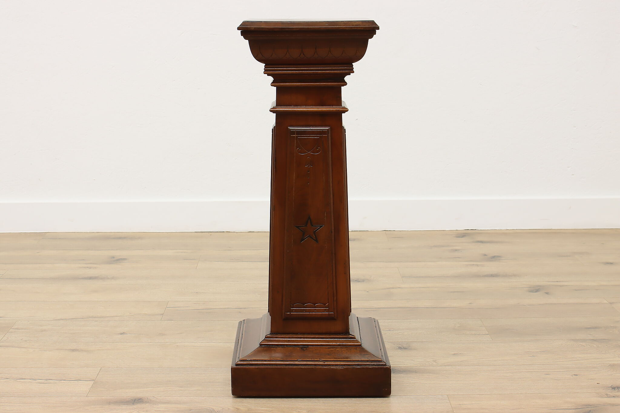 Victorian Antique Walnut Plant or Sculpture Pedestal, Stars