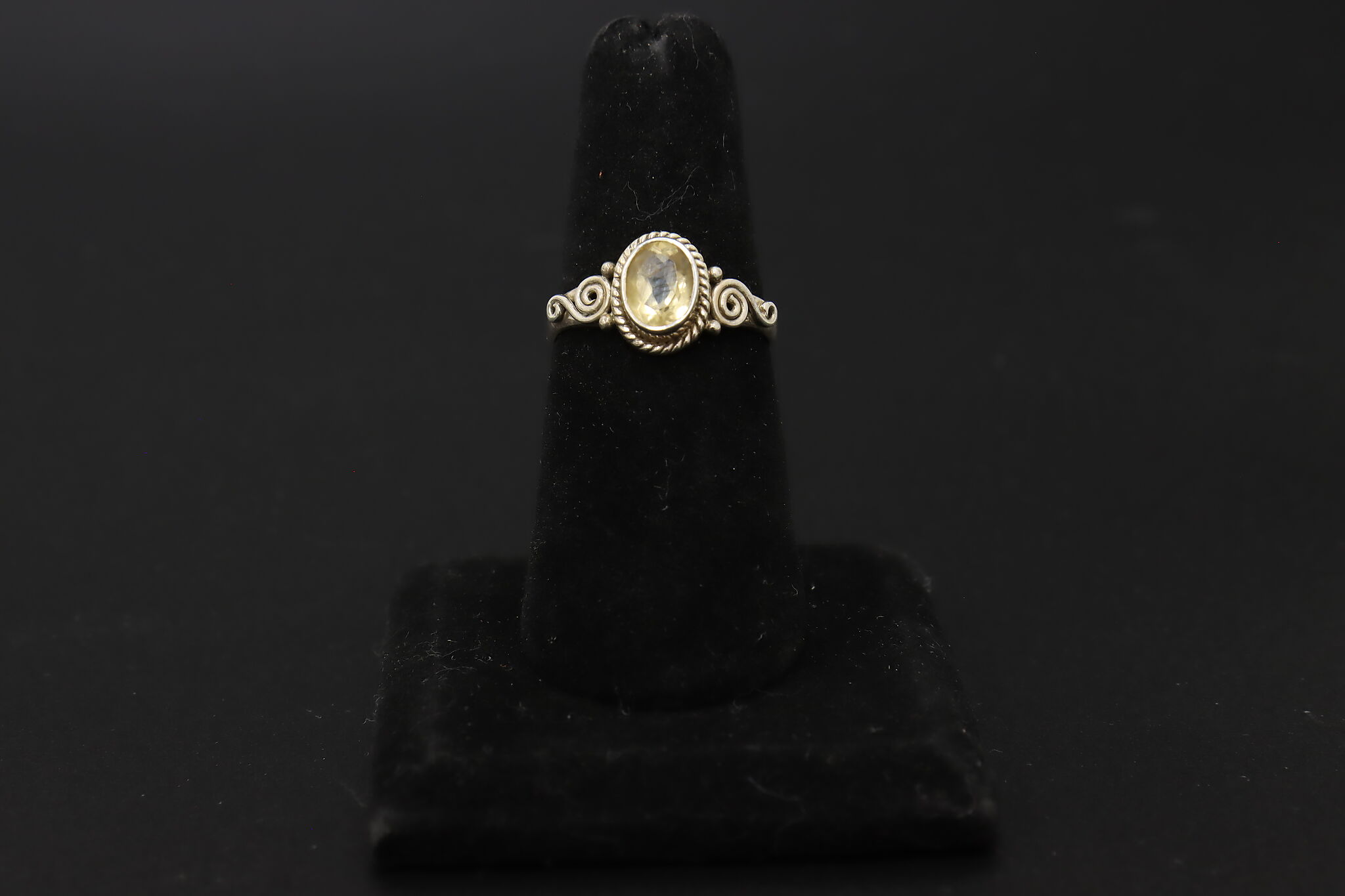 Sterling Silver & Yellow CZ Gemstone Size 9 Ring
