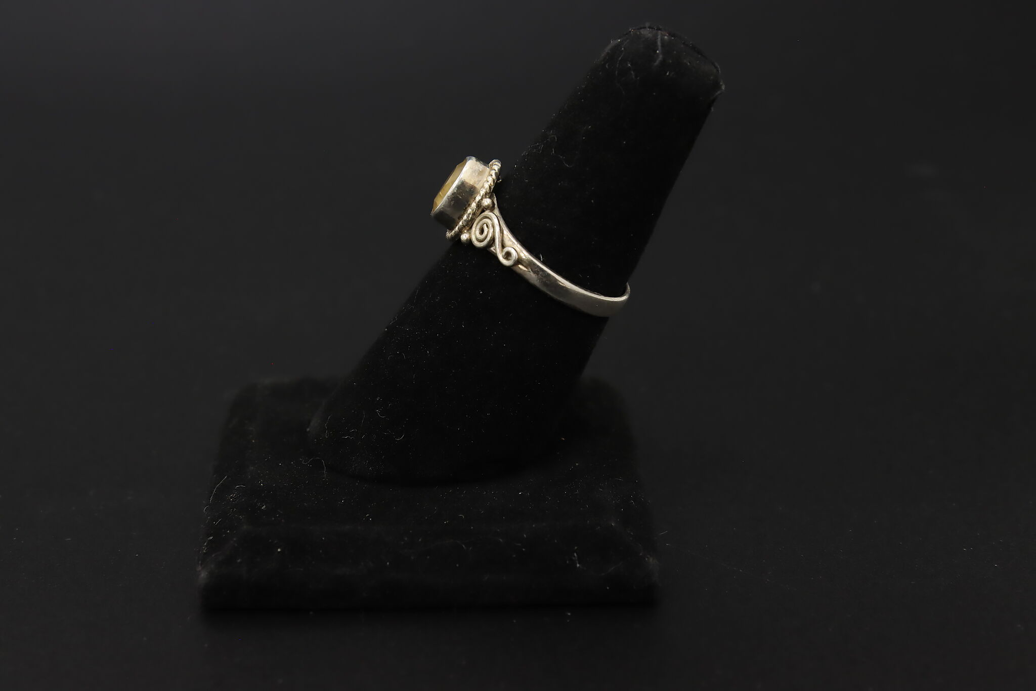 Sterling Silver & Yellow CZ Gemstone Size 9 Ring