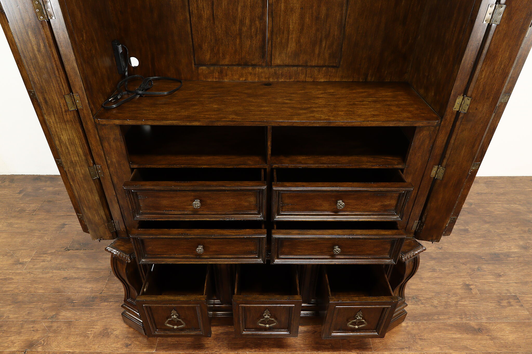 Marge discount carson armoire