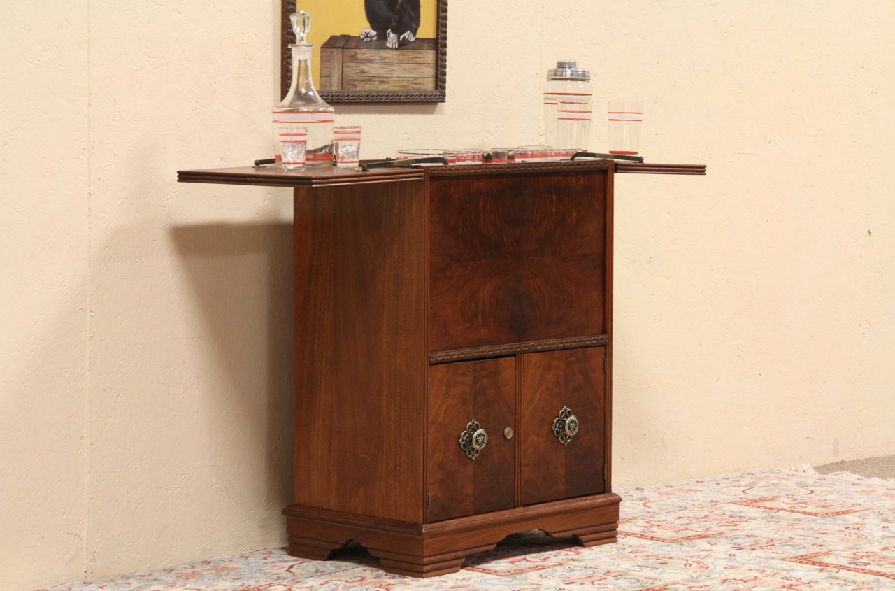 Art Deco Bar Lift Lid & Glassware