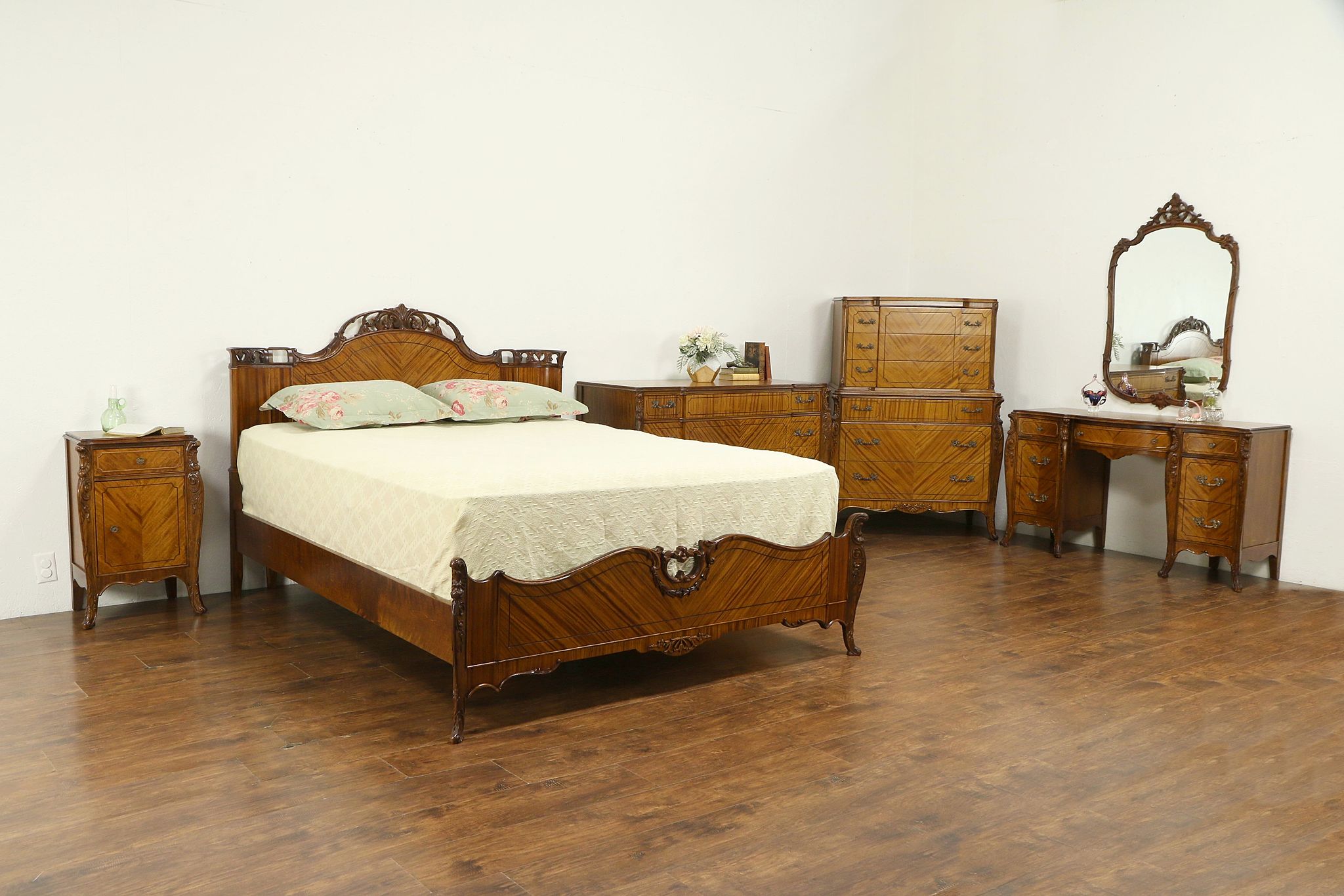 Satinwood Carved Vintage 4 Pc. Bedroom Set Queen Size Bed