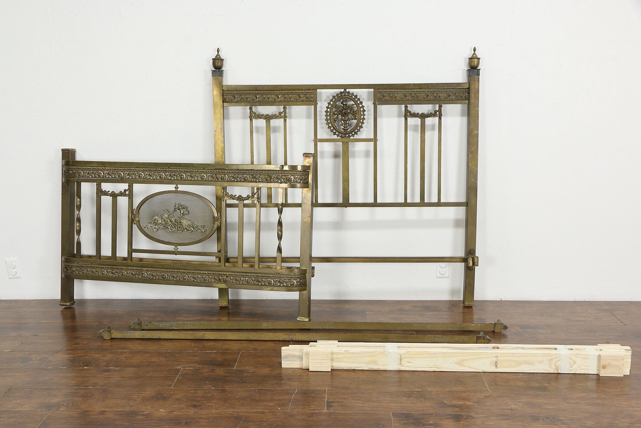 Full size brass bed discount