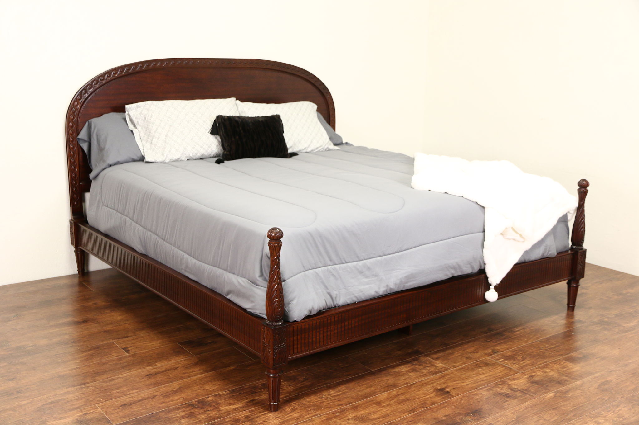 Hickory Chair Atelier Coll. Alessandra Carved Mahogany Traditional King Size Bed