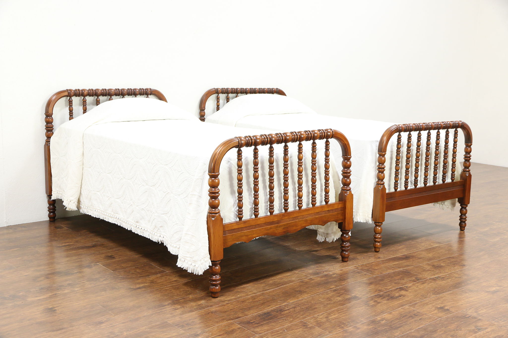 Single Maple Spool Beds, Antique Wooden Twin Bed Frames