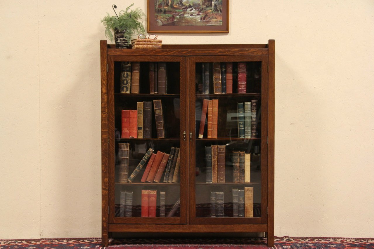 Arts & Crafts 1915 Mission Oak Bookcase, Glass Doors