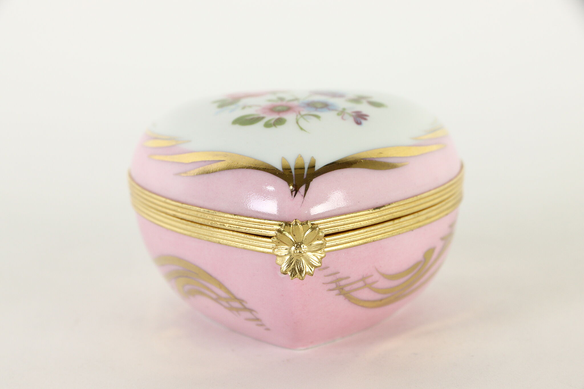 Sweet Sixteen Heart Limoges Box RH249