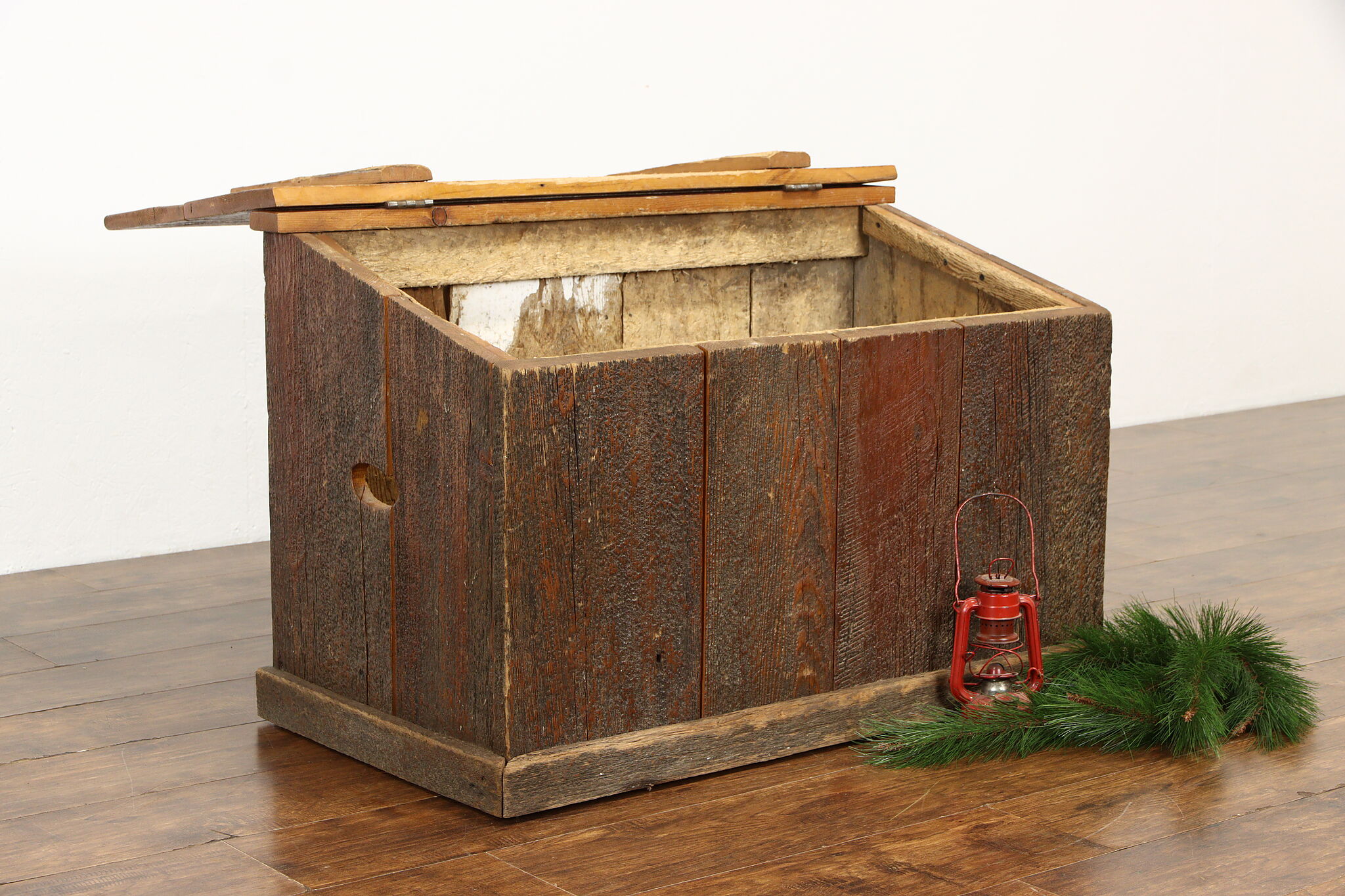 Country Pine Farmhouse Vintage Firewood or Toy Box or Potato Bin 37991
