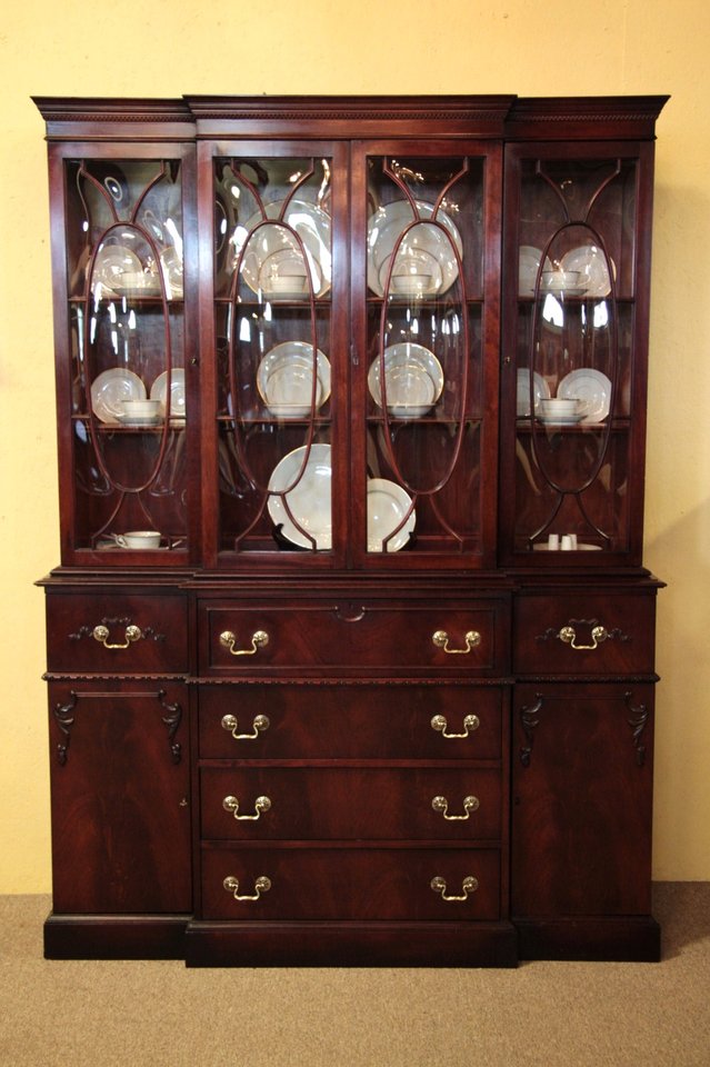 Traditional Breakfront China or Bookcase