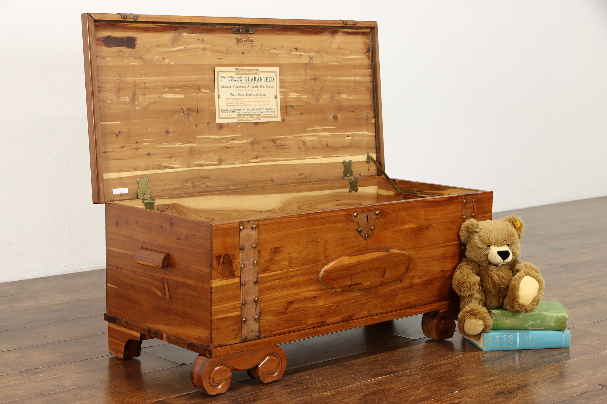 Mission blanket top chest