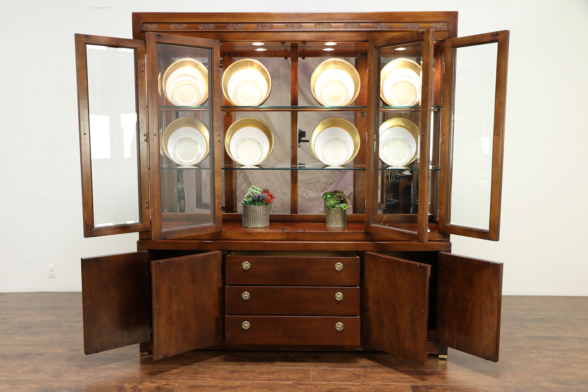Vintage bernhardt on sale china cabinet