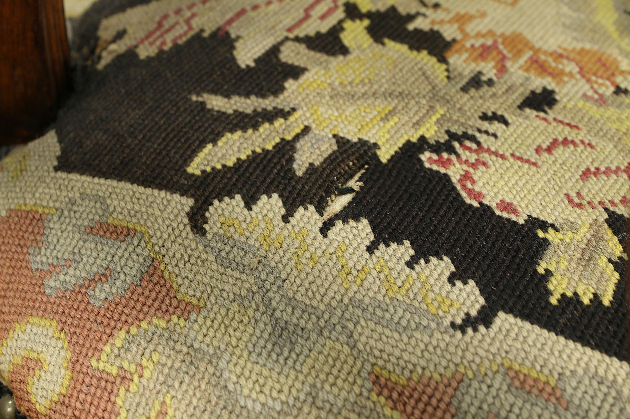 Needlepoint fabric for upholstery deals
