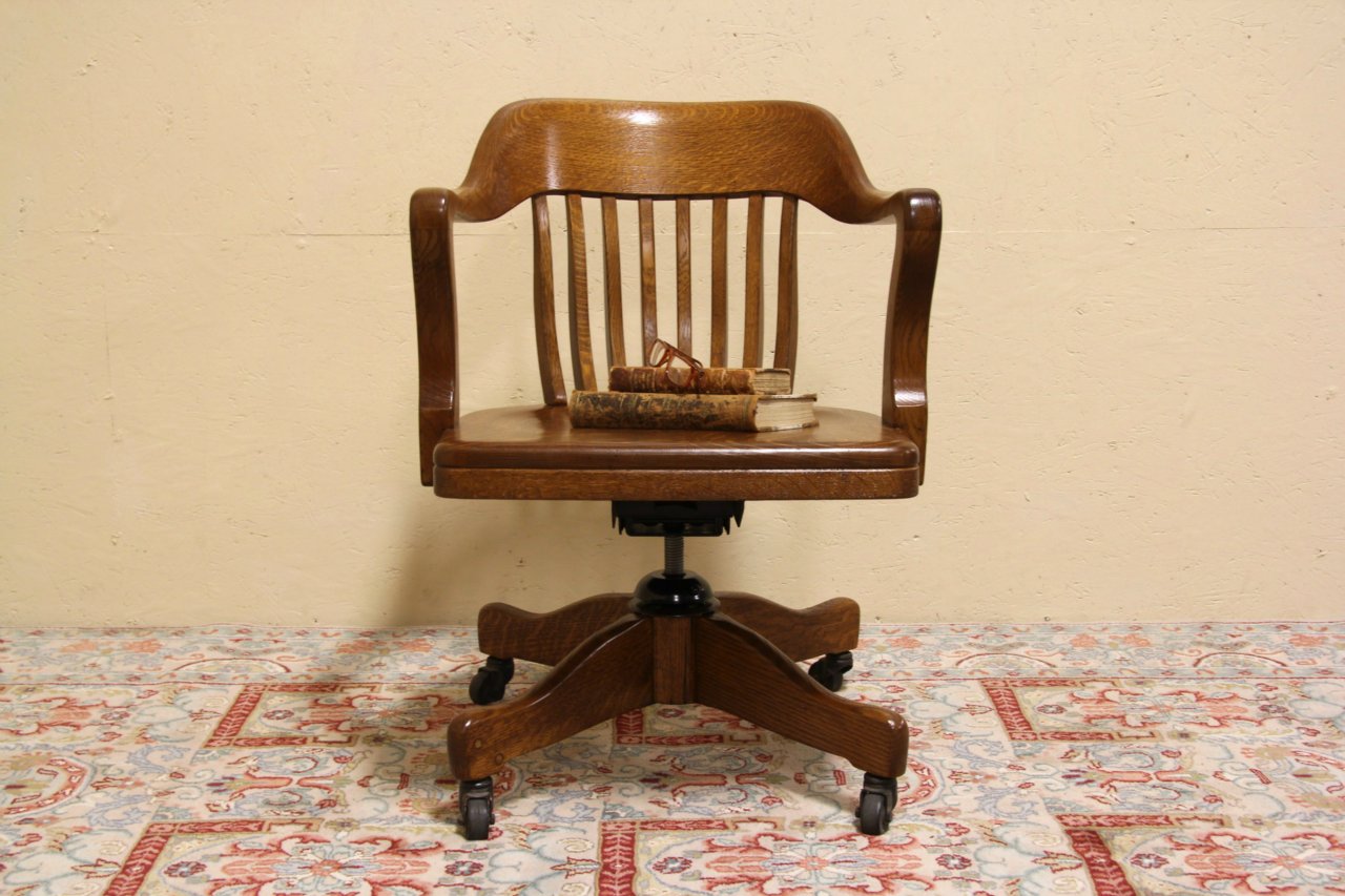 Oak 1915 Antique Swivel Desk Armchair