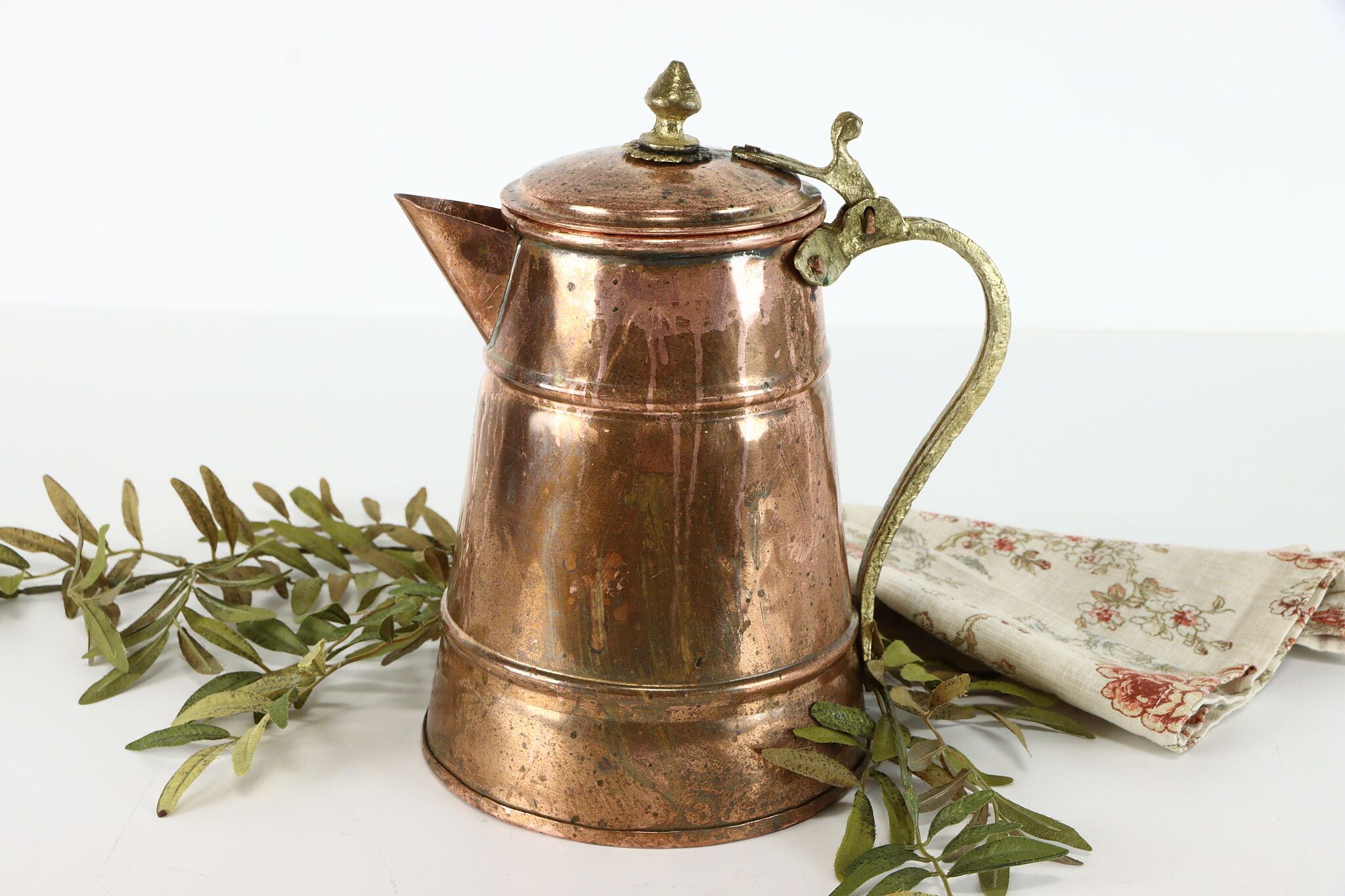 antique hammered copper coffee pot – 86 Vintage