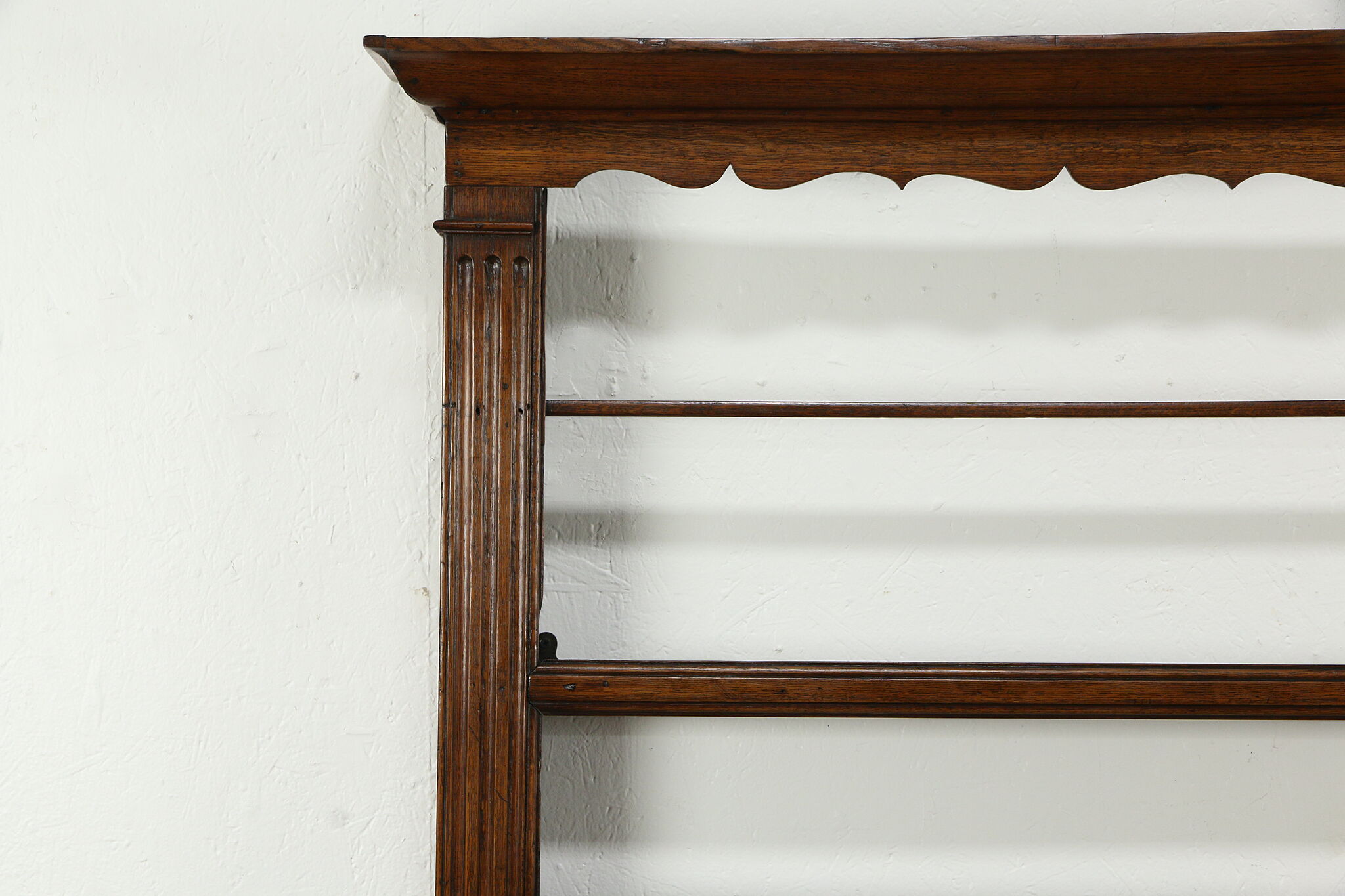 Traditional Wooden Plate Rack