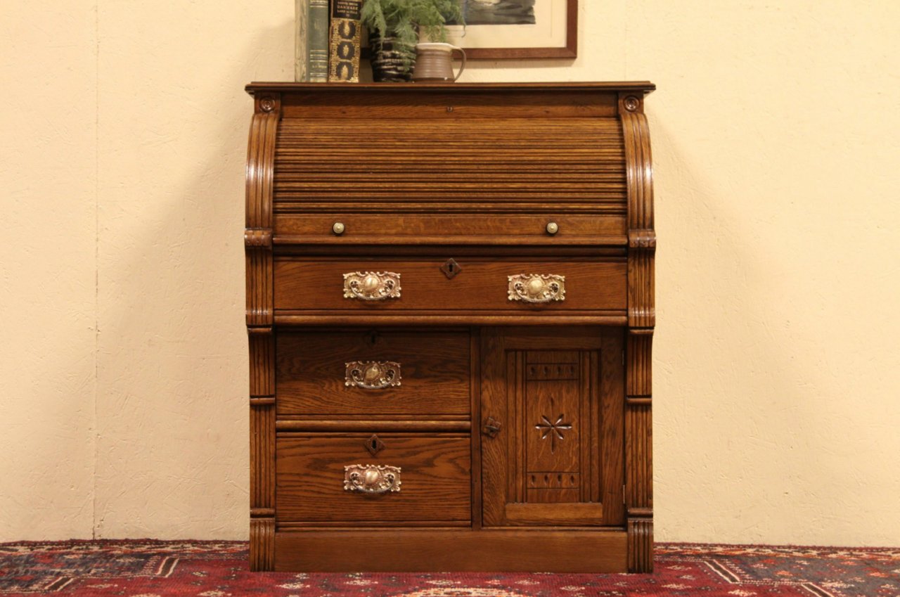 Oak 1890 Eastlake Antique Rolltop Desk, Leather Top