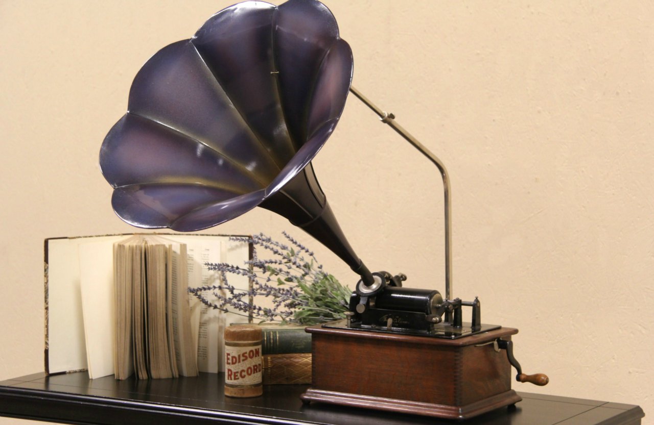 Edison Antique 1915 Oak Cylinder Record Player, Morning Glory Horn