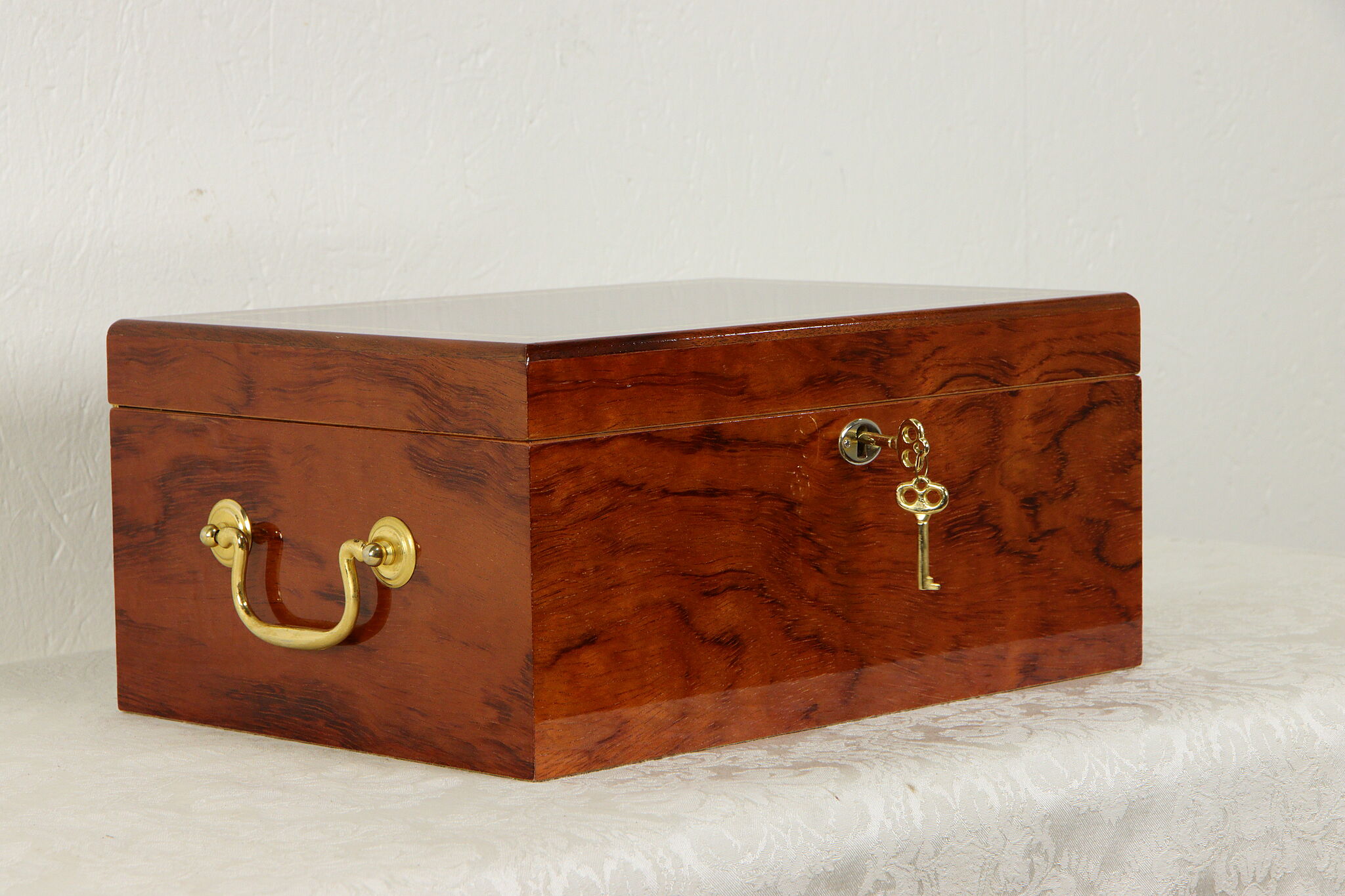 Rosewood & Marquetry Banding Tobacco Humidor Cigar Box, Lock