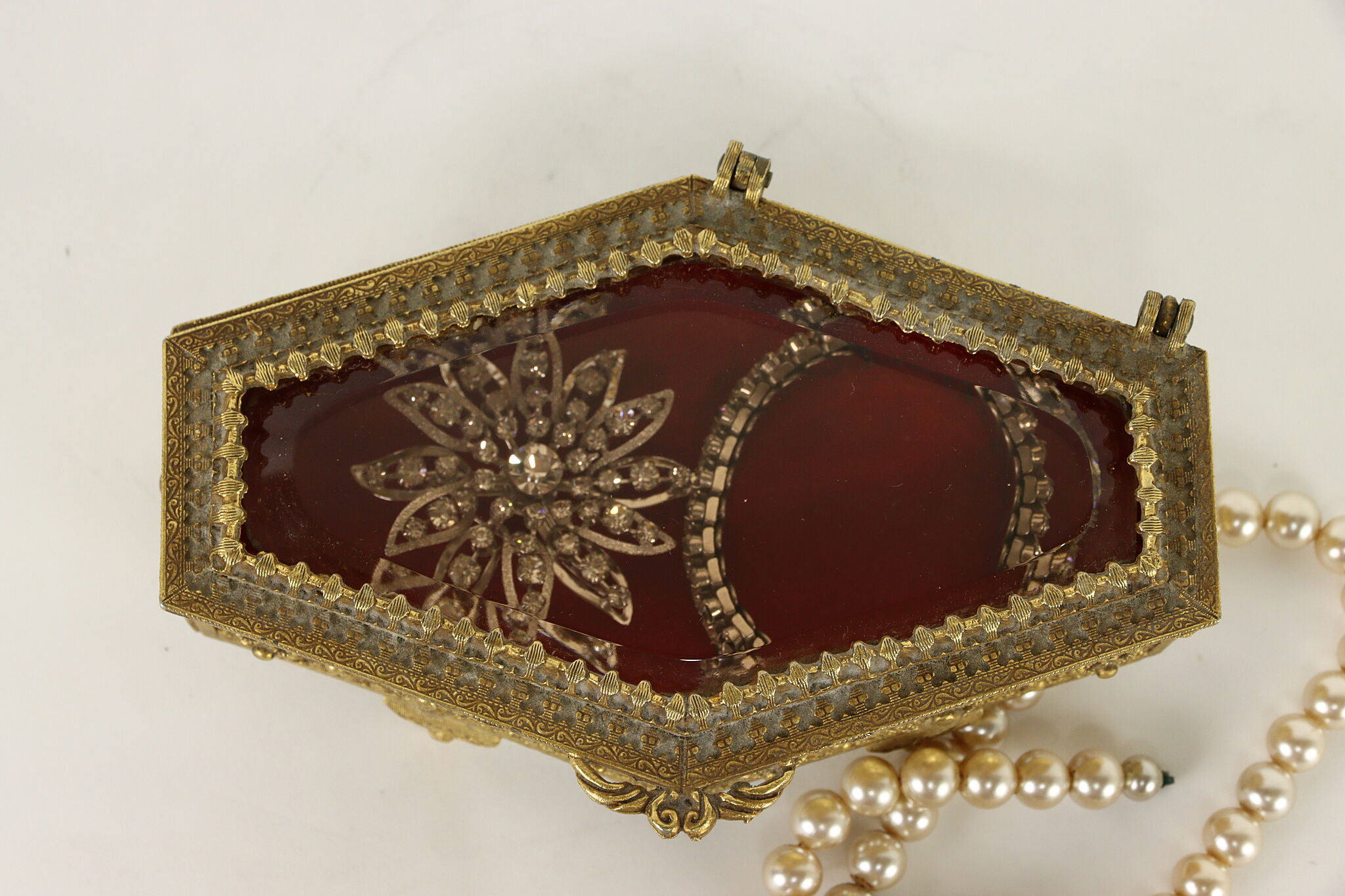 Antique Jewelry Box, Embossed Design Vintage Style Vintage Jewelry Box Rich  Lustre For Jewelry For Earrings For Rings Gold White And Red Roses