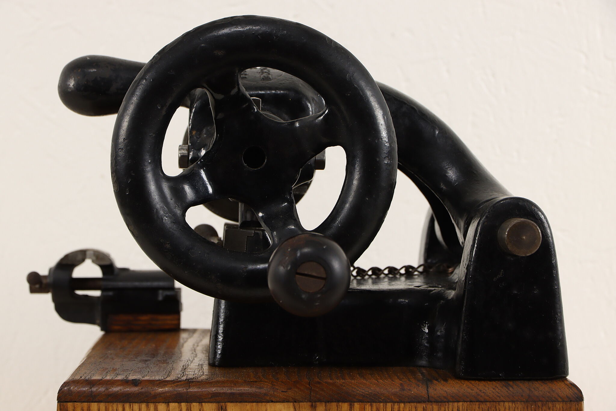 Key Making Machine Old Style Yale & Towne Antique Iron & Oak Working Key Cutting Machine, Pat. 1906