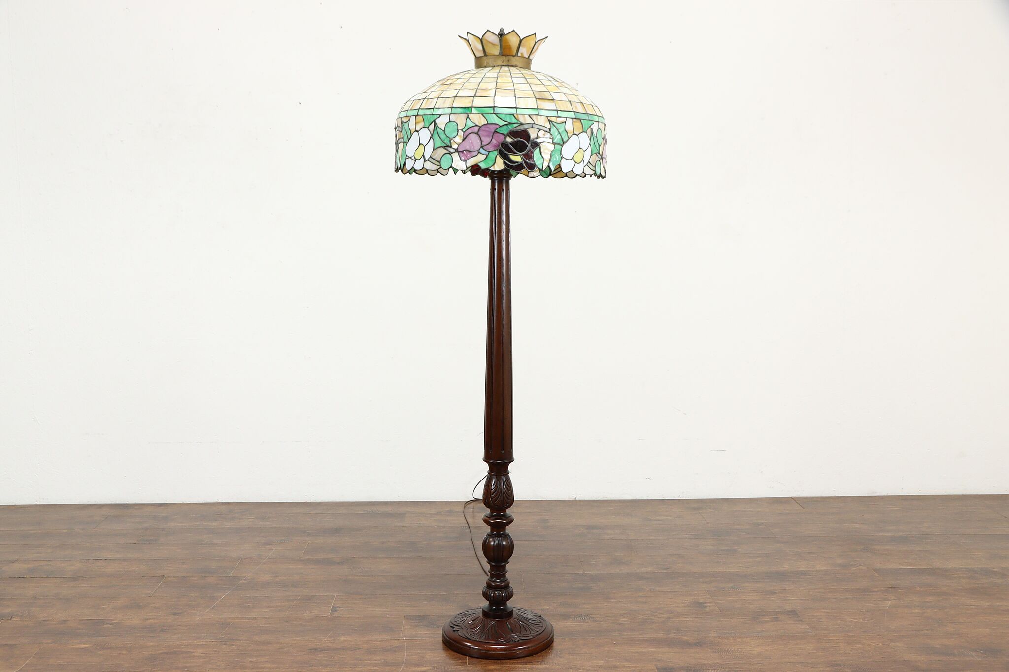 Carved Mahogany Antique Floor Lamp Leaded Stained Glass Shade Carved Mahogany Antique Floor Lamp Leaded Stained Glass Shade